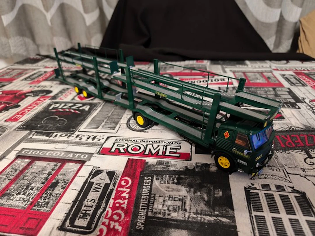 Desconocido 1:43 - Model truck - Camión porta coches Pegaso 1060