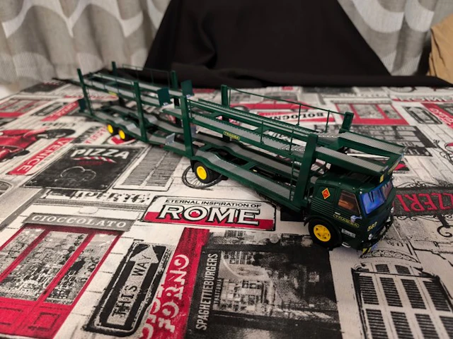Desconocido 1:43 - Model truck - Camión porta coches Pegaso 1060