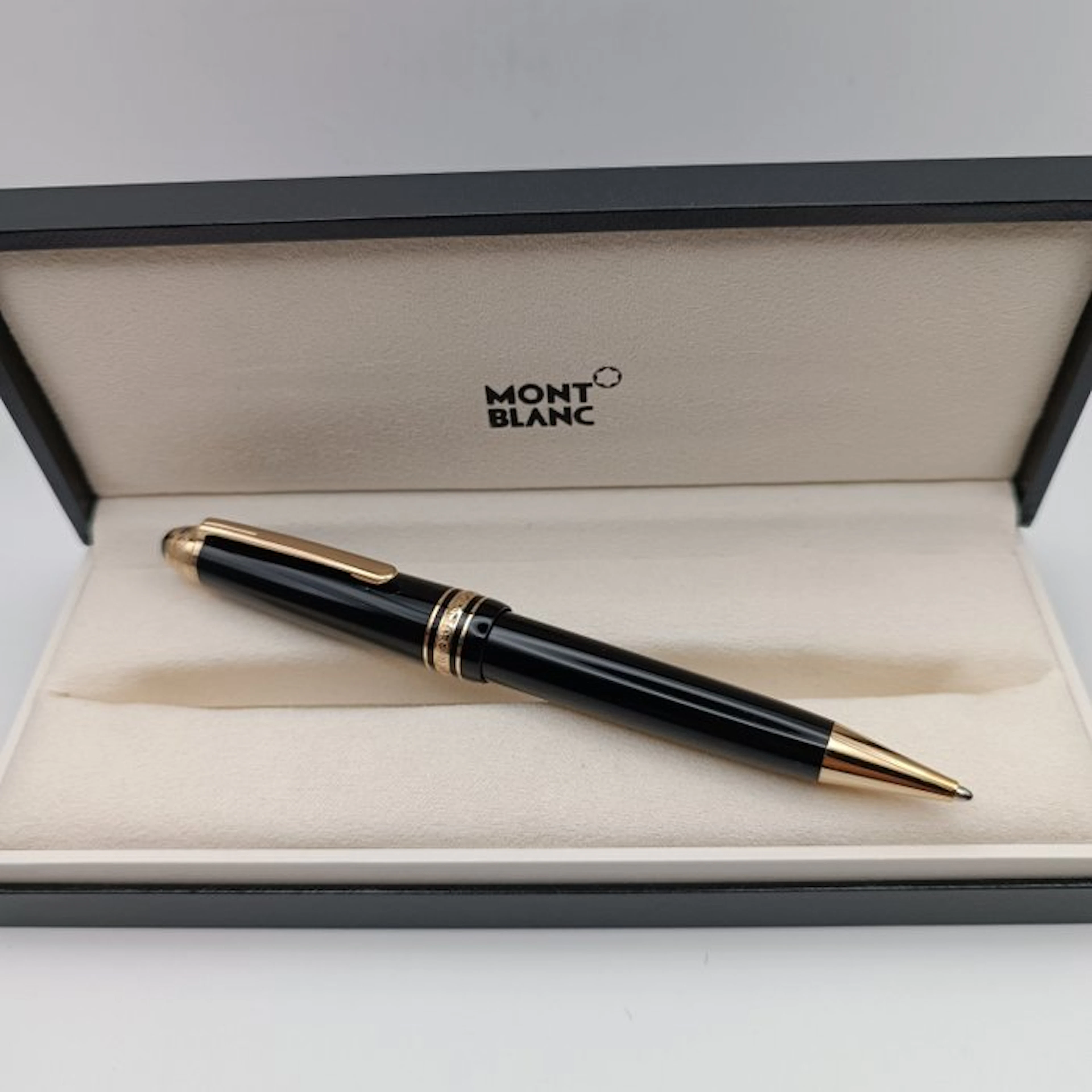 Montblanc - Meisterstück LeGrand "Signature for Good"...