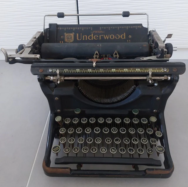 Underwood Standard - Typewriter - 1930-1940