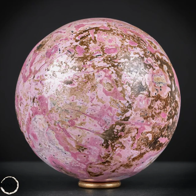Natural rhodochrosite sphere – Delicate rosé with vibrant...