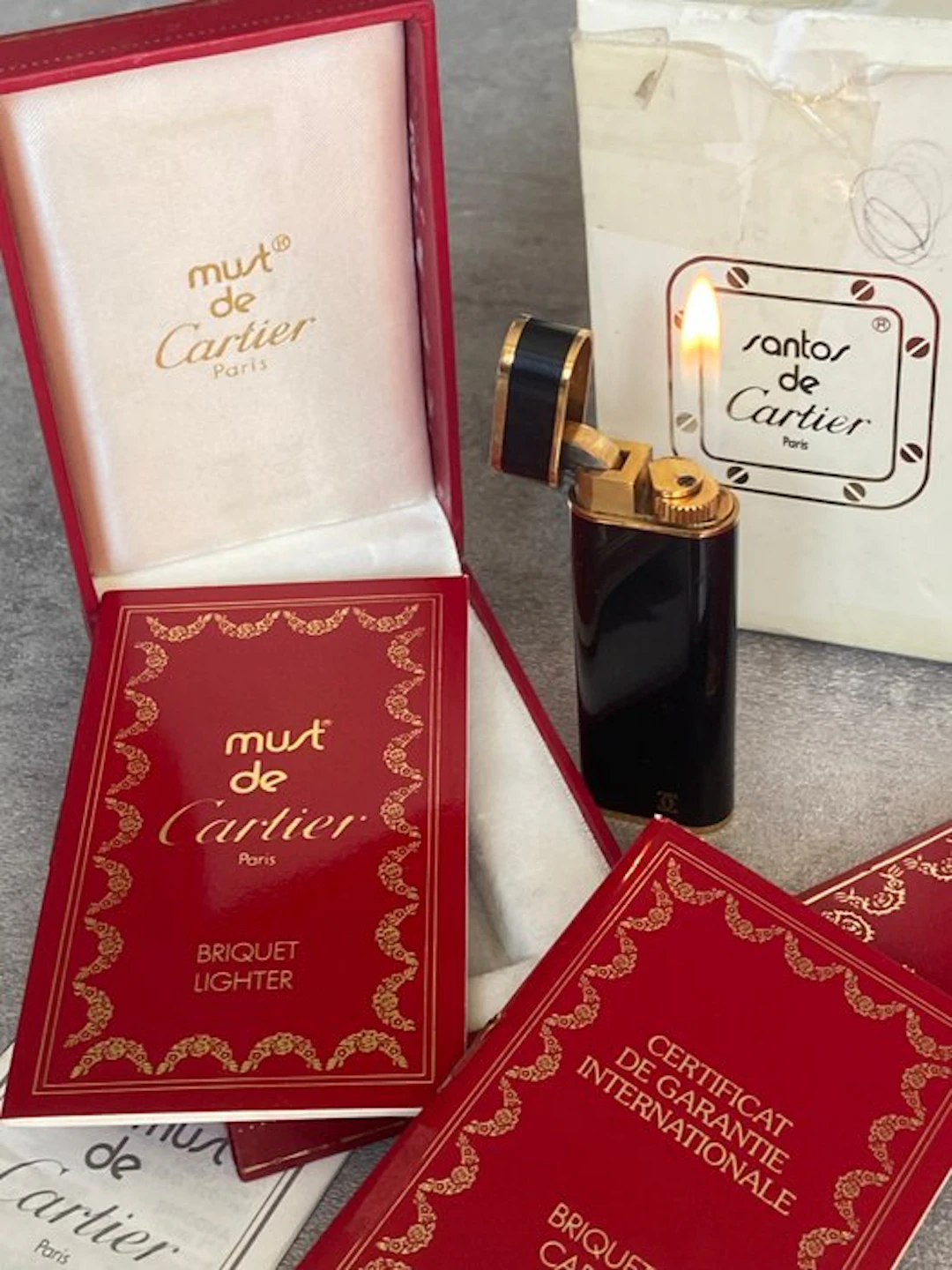 Cartier - Lighter - Gold-plated, black lacquer