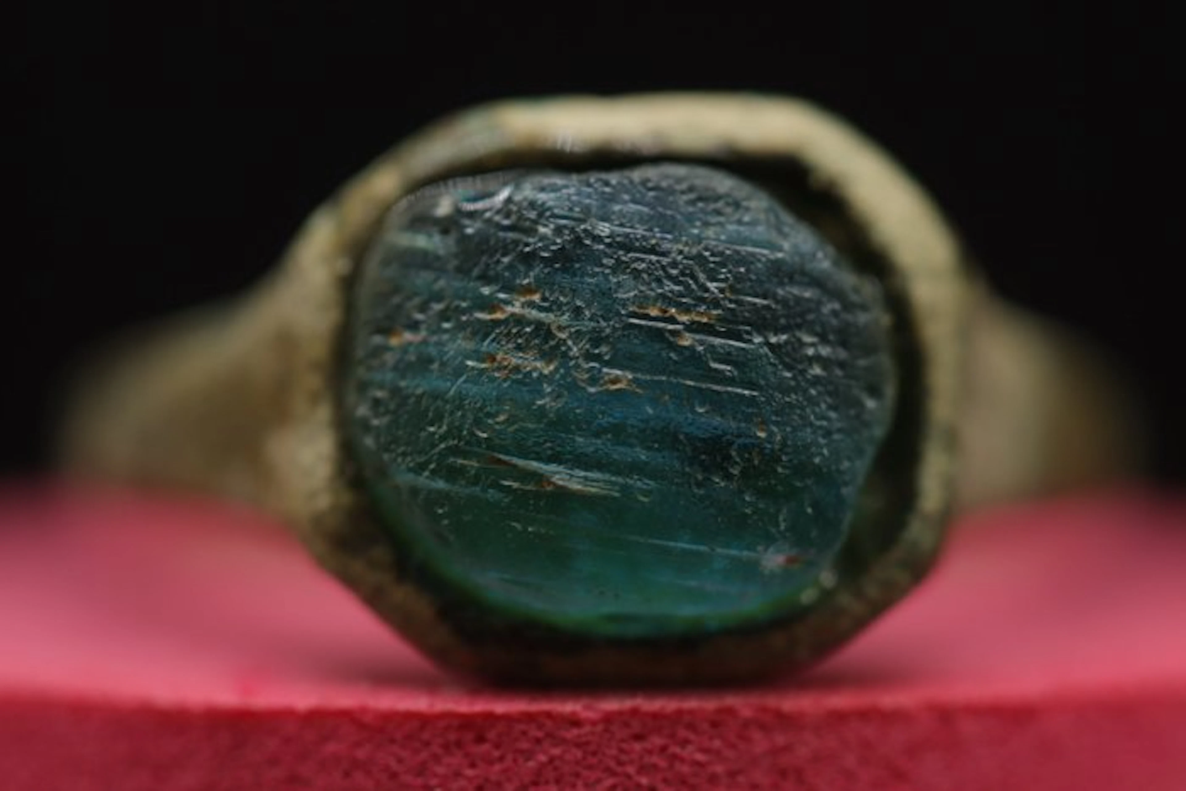 Medieval (Gothic) - Green Stone Decorated Bronze Ring...