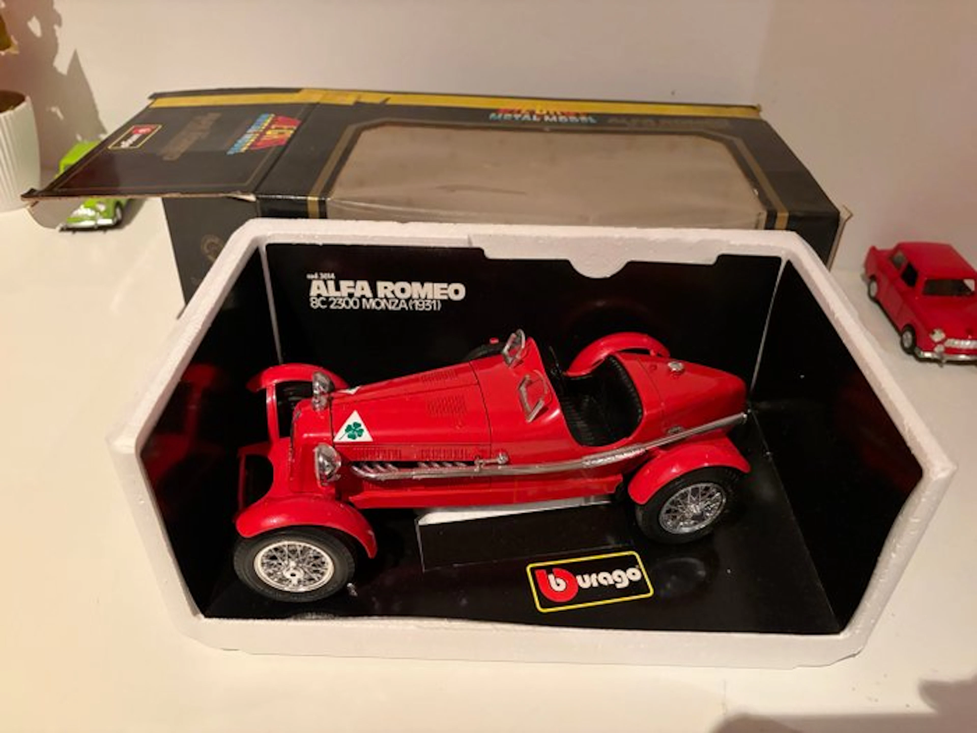 Bburago 1:18 - Model car - Alfa Romeo 8C 2300 Monza