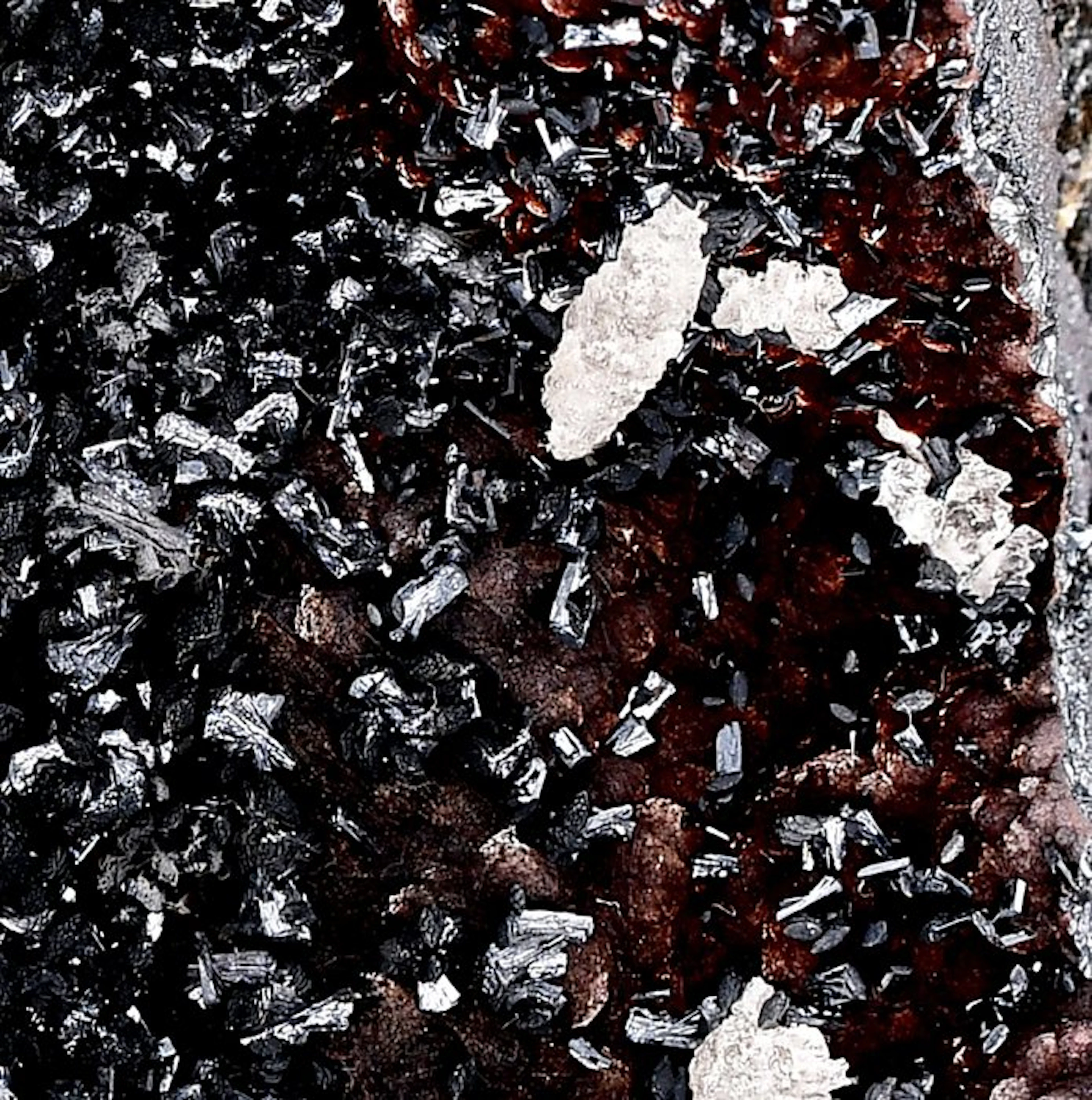 Wonderful NEW Manganite and Calcite on Turgite from...