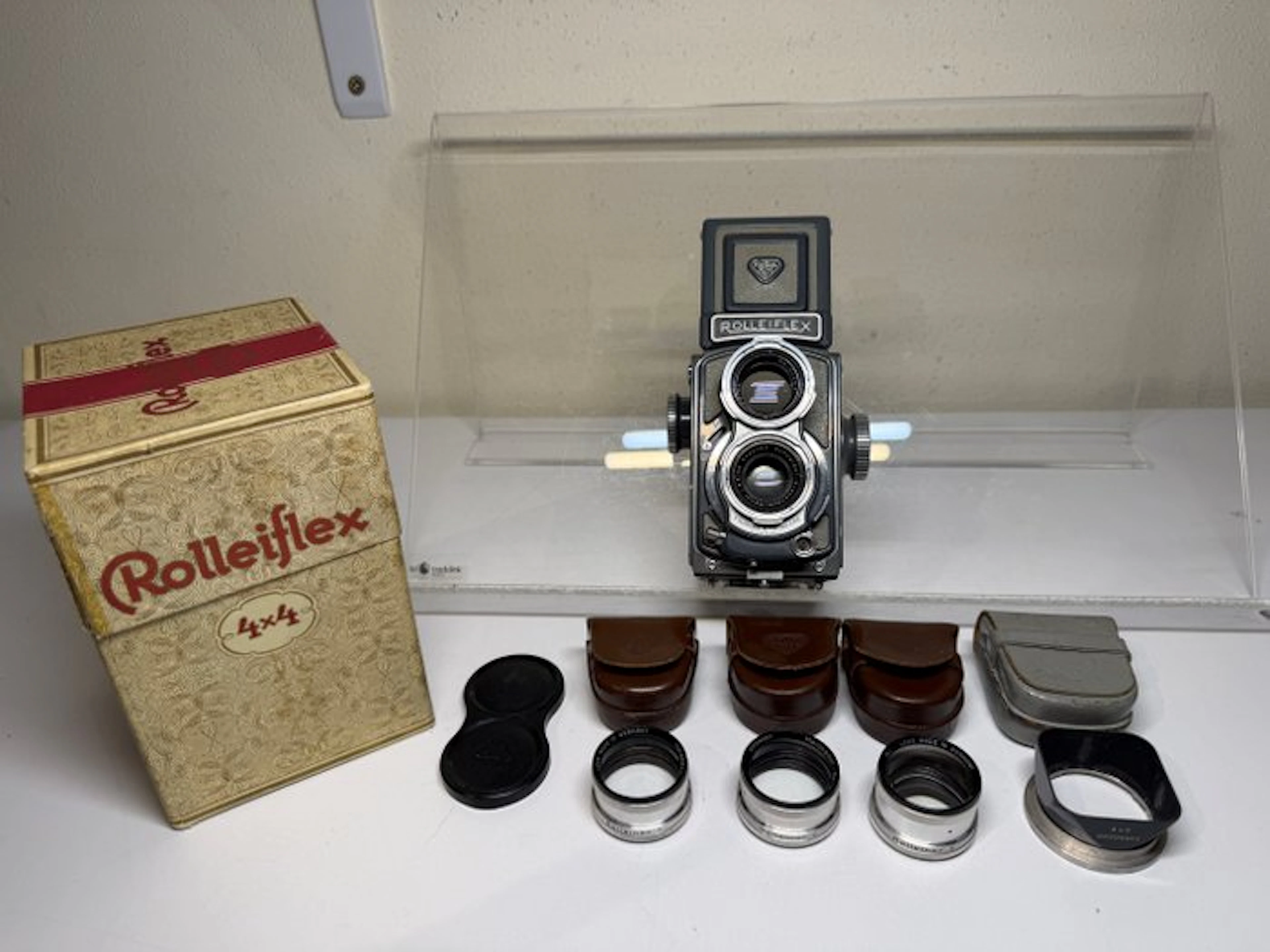 Rollei Rolleiflex + accessories | Twin lens reflex camera (TLR)