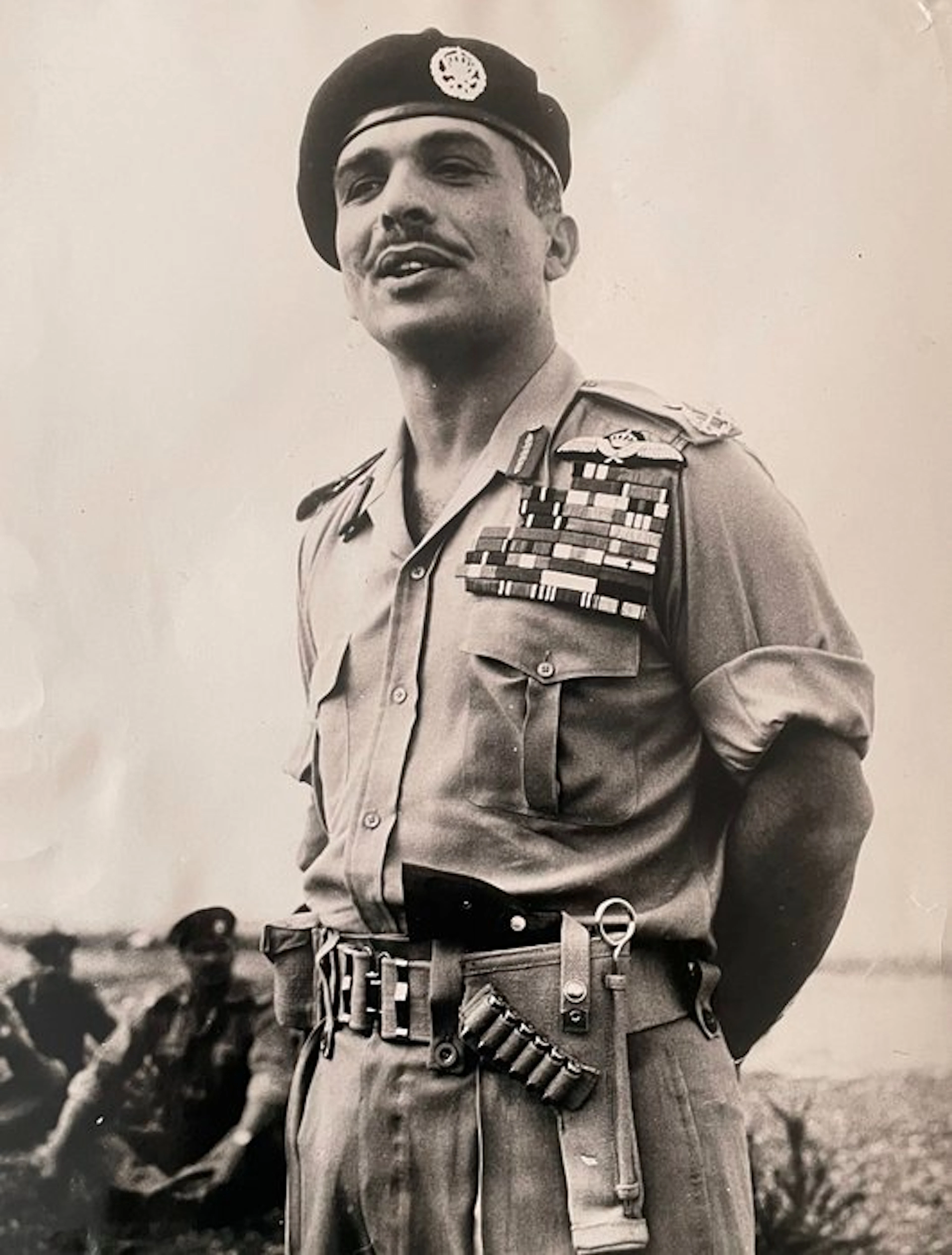 Photo Shows - Roi de Jordanie inspectant ces troupes
