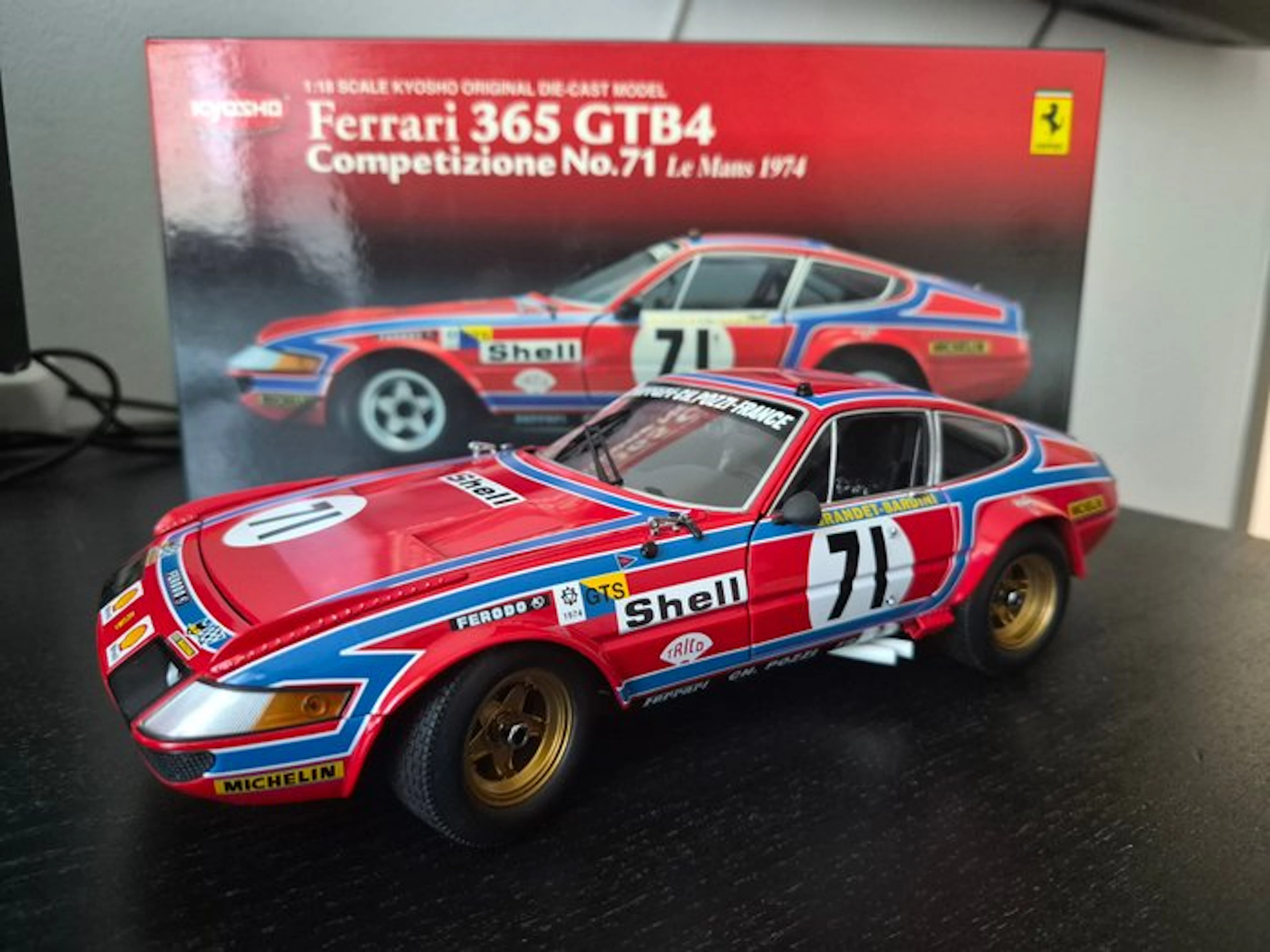 Kyosho 1:18 - Model race car - Ferrari 365 GTB4...
