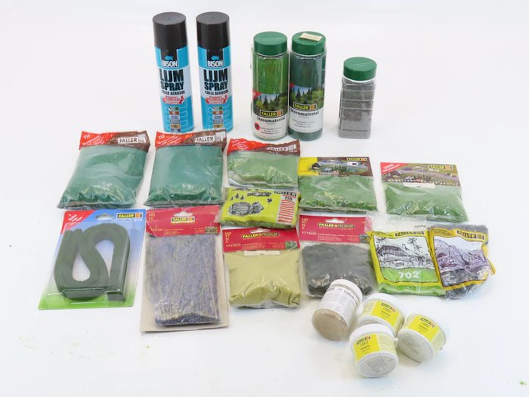 Bison, Faller H0 - Model train scenery (21) - Assortment...