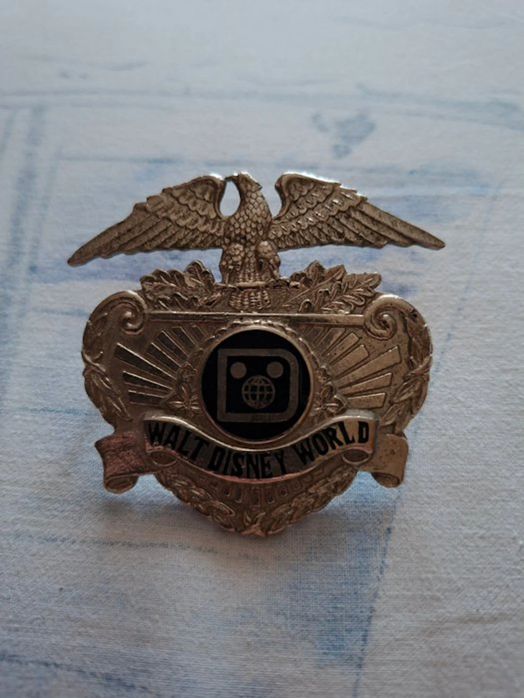 Disney Parks - Rare Vintage Badge sécurité walt disney world