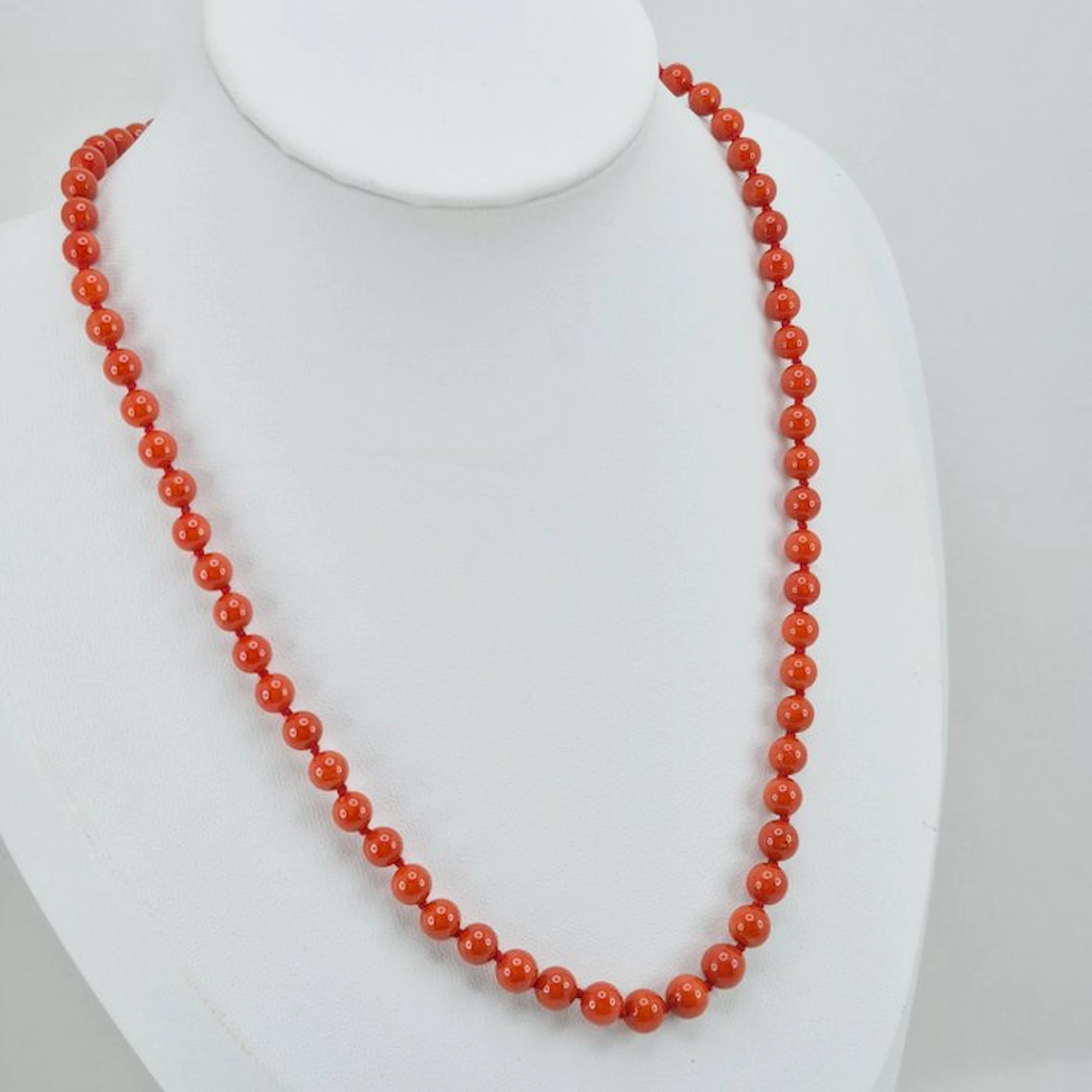 Coral - 18 kt. - White gold - Necklace - Corsican red coral.