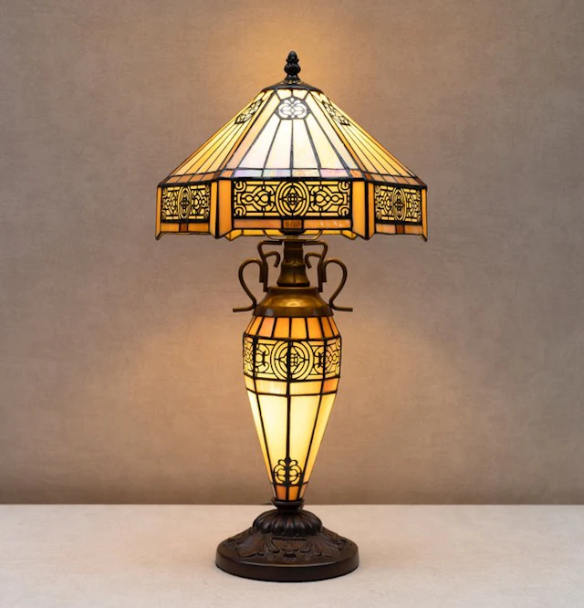 Lamp - Tiffany style - Stained glass