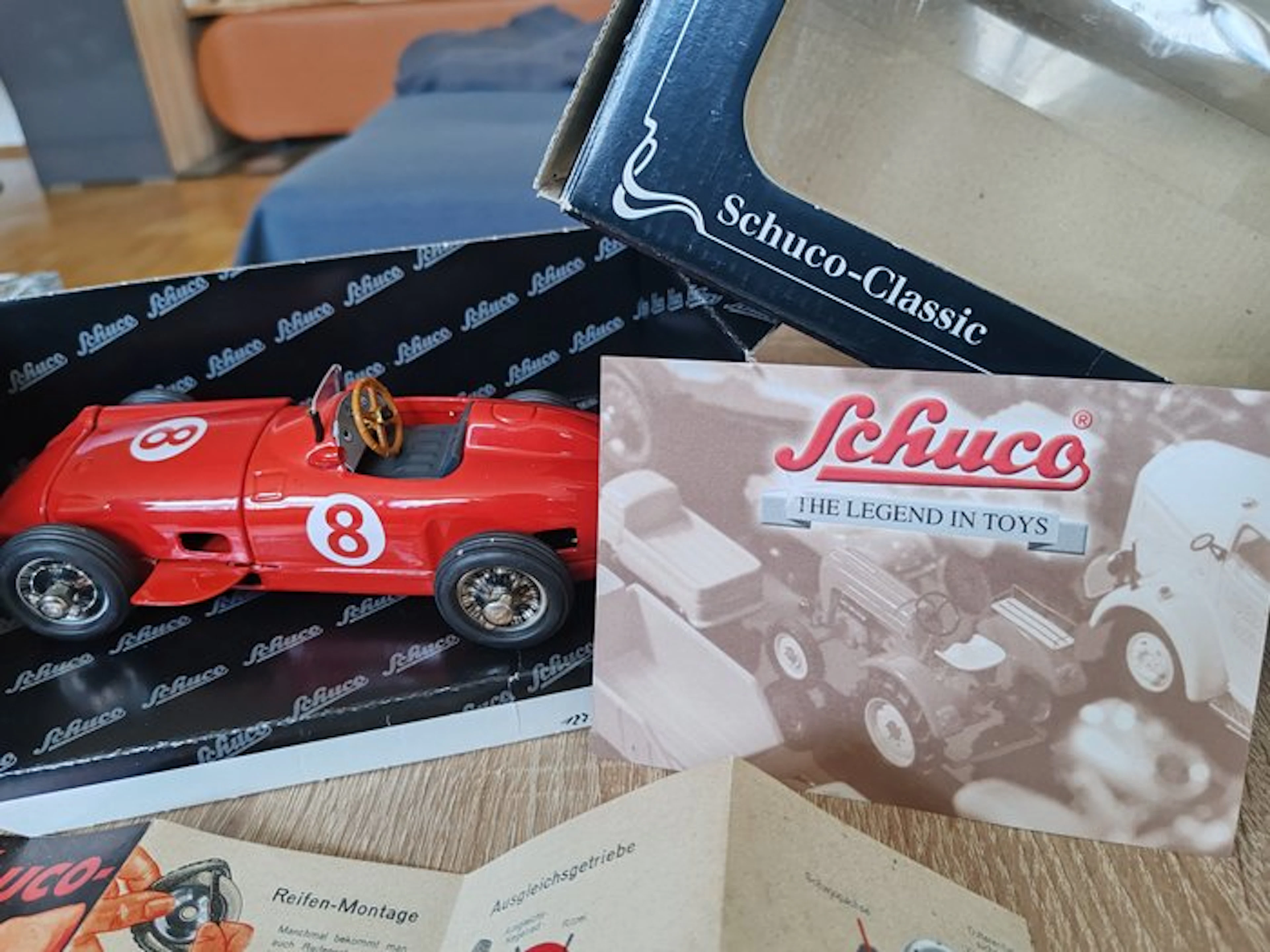 Schuco Classic Studio VII 1:24 - Model car - Mercedes-Benz W196 Monoposto Rot