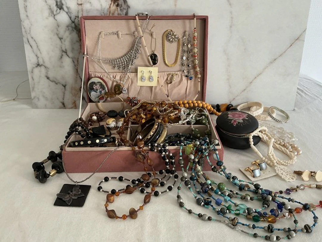 Themed collection - Jewelry
