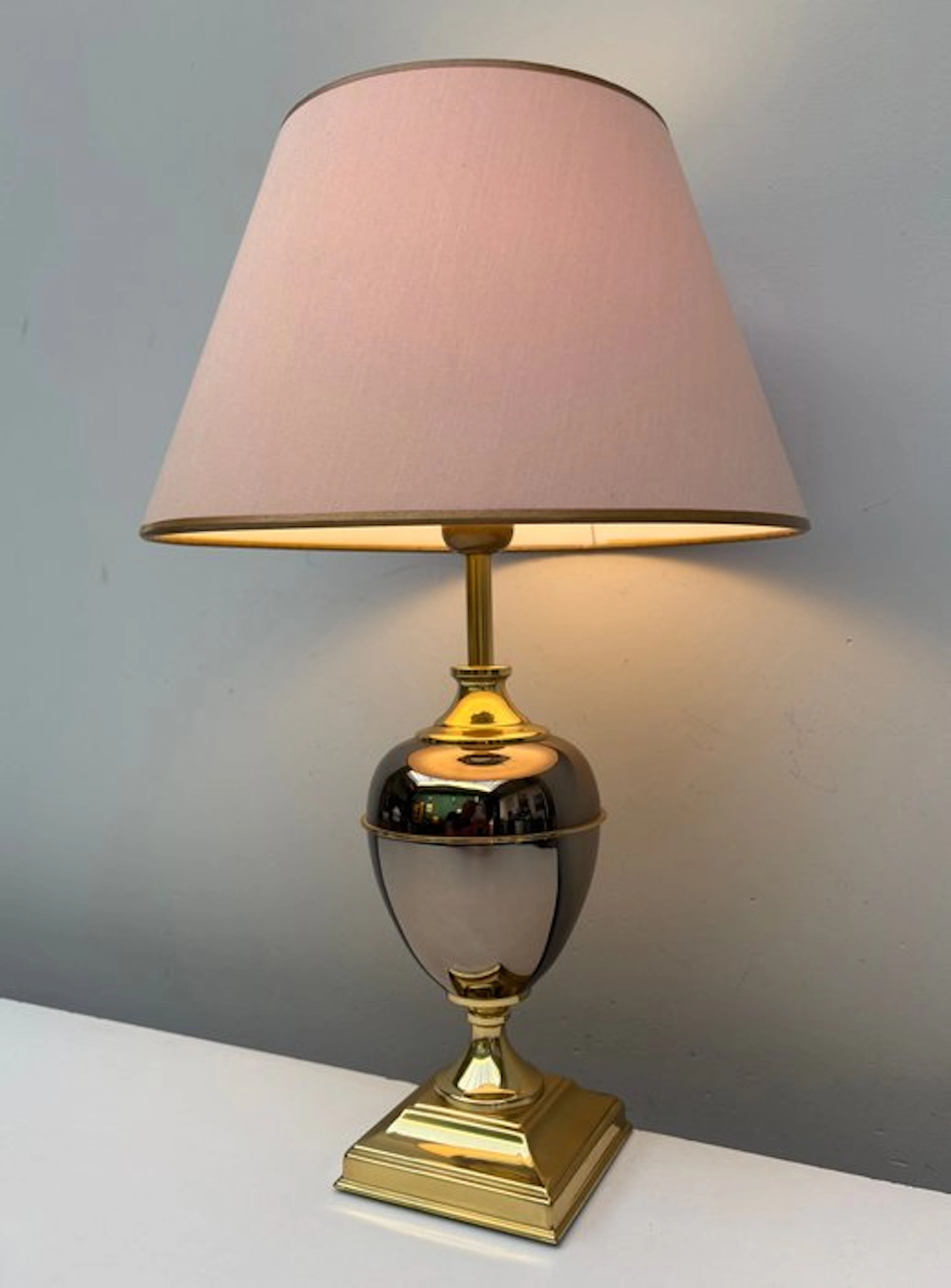 De Knudt - Table lamp - Brass, Textile