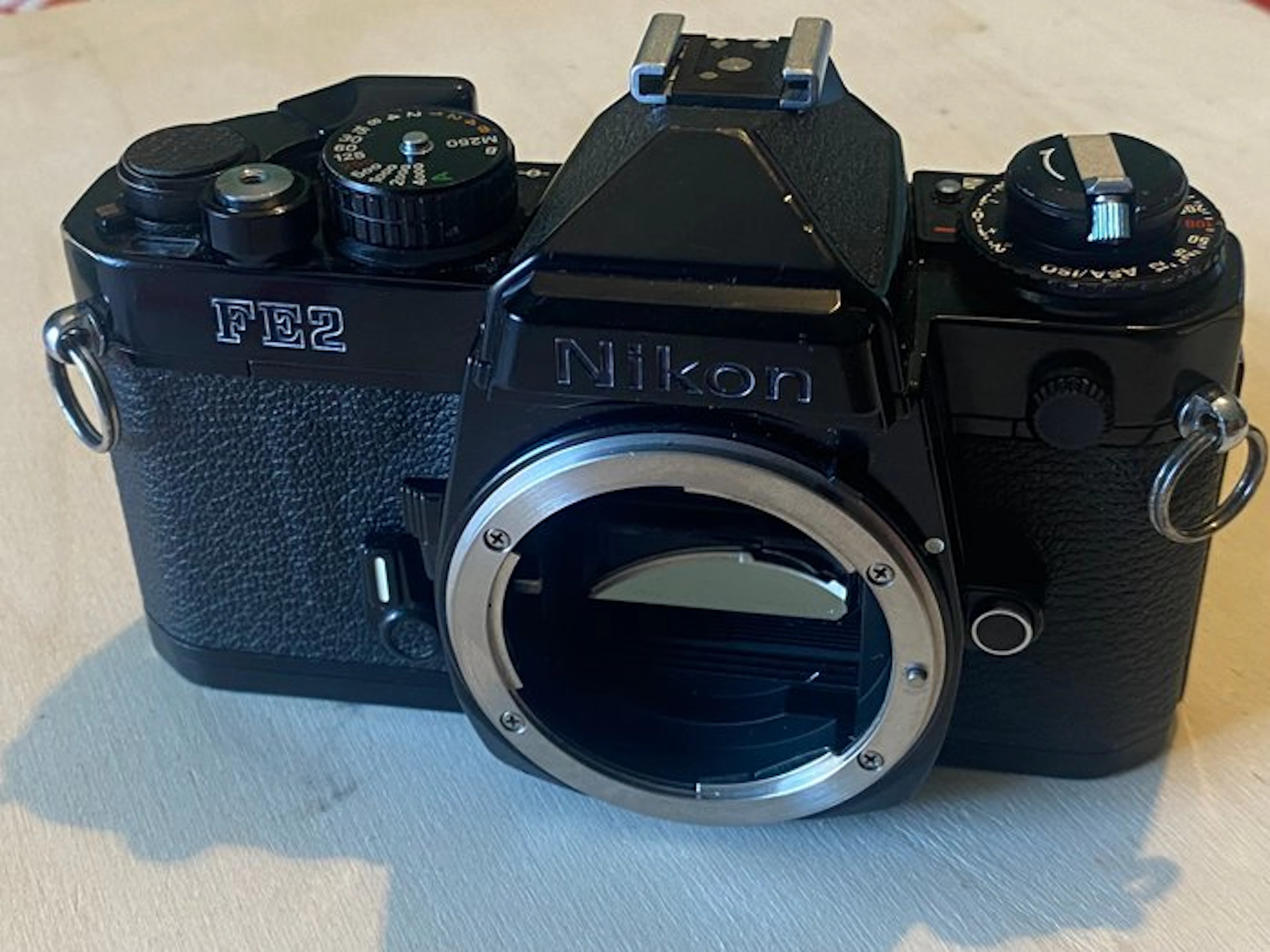 Nikon FE2 Single lens reflex camera (SLR)