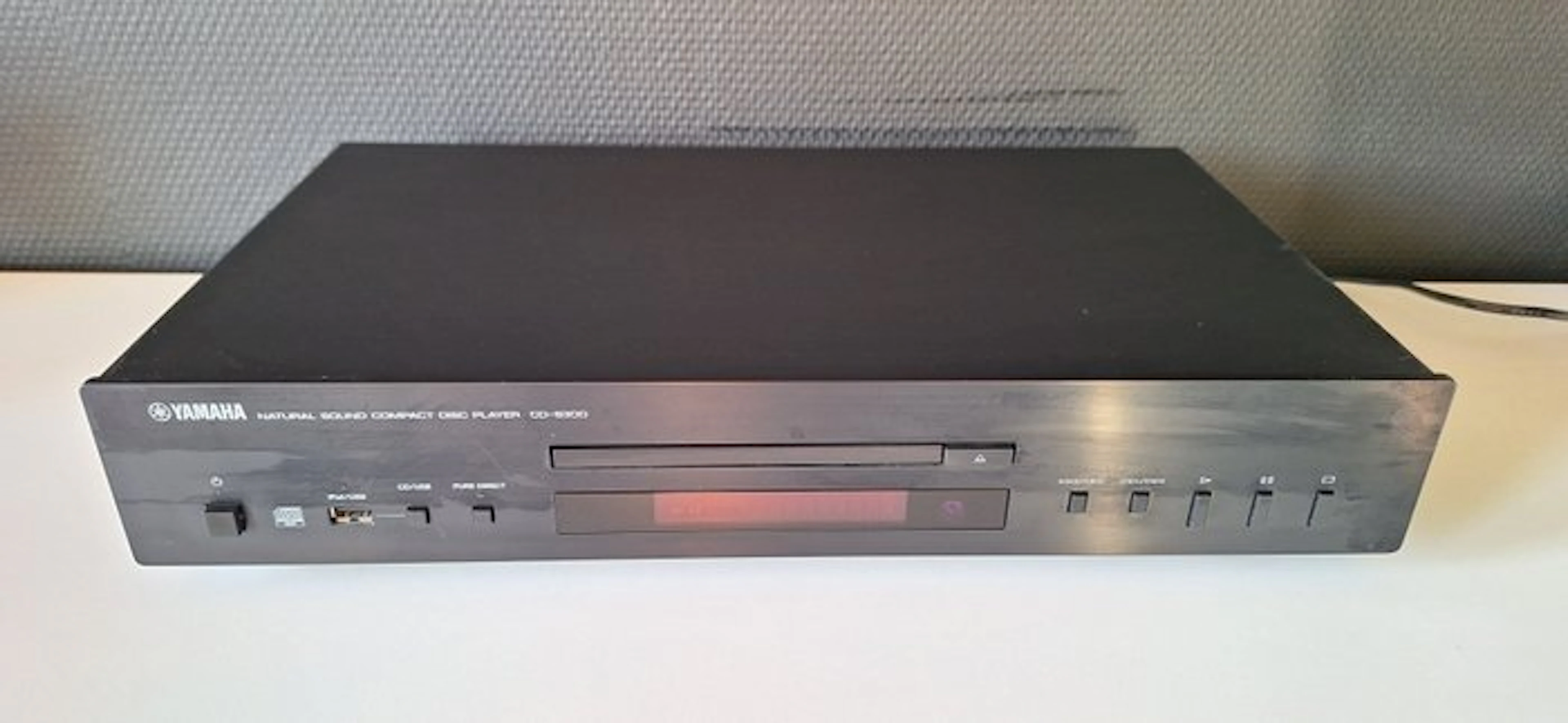 Yamaha - CD-S300 CD player