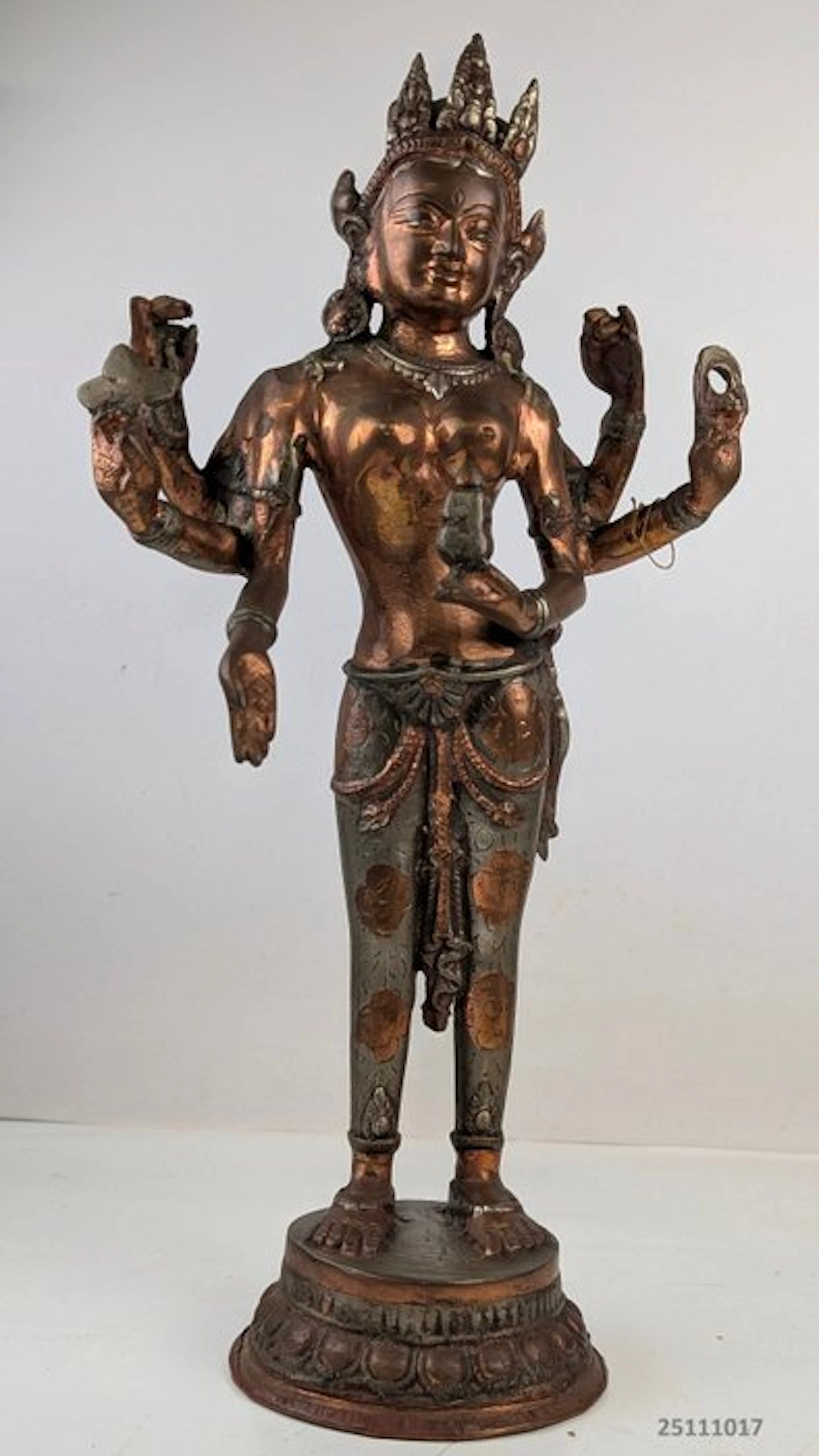 Statue, Bronzen Nepalese Amoghapasha Bodhisattva 44 cm - 43 cm - Bronze