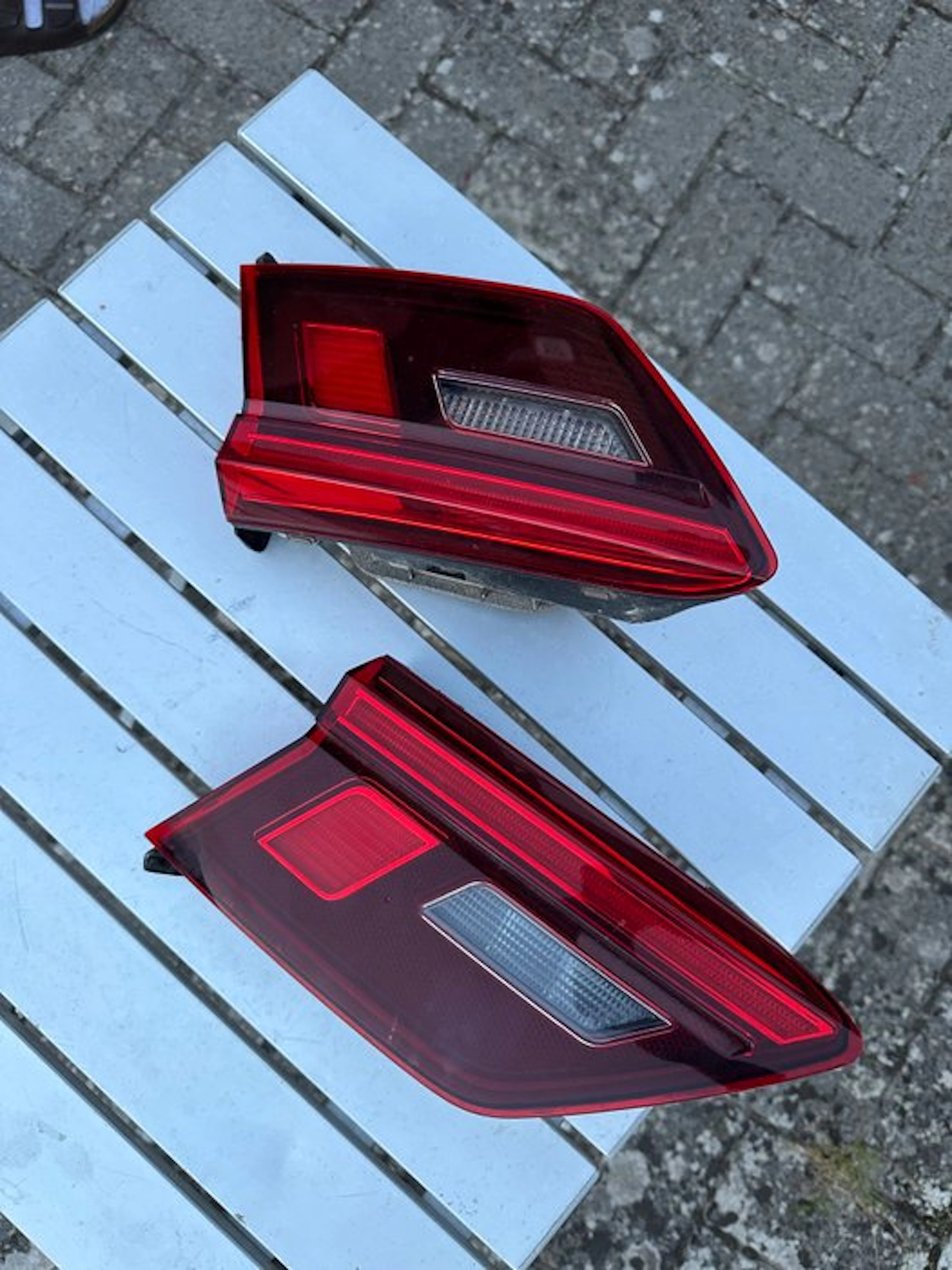 Car part (4) - Volkswagen - Fanali posteriori completi...