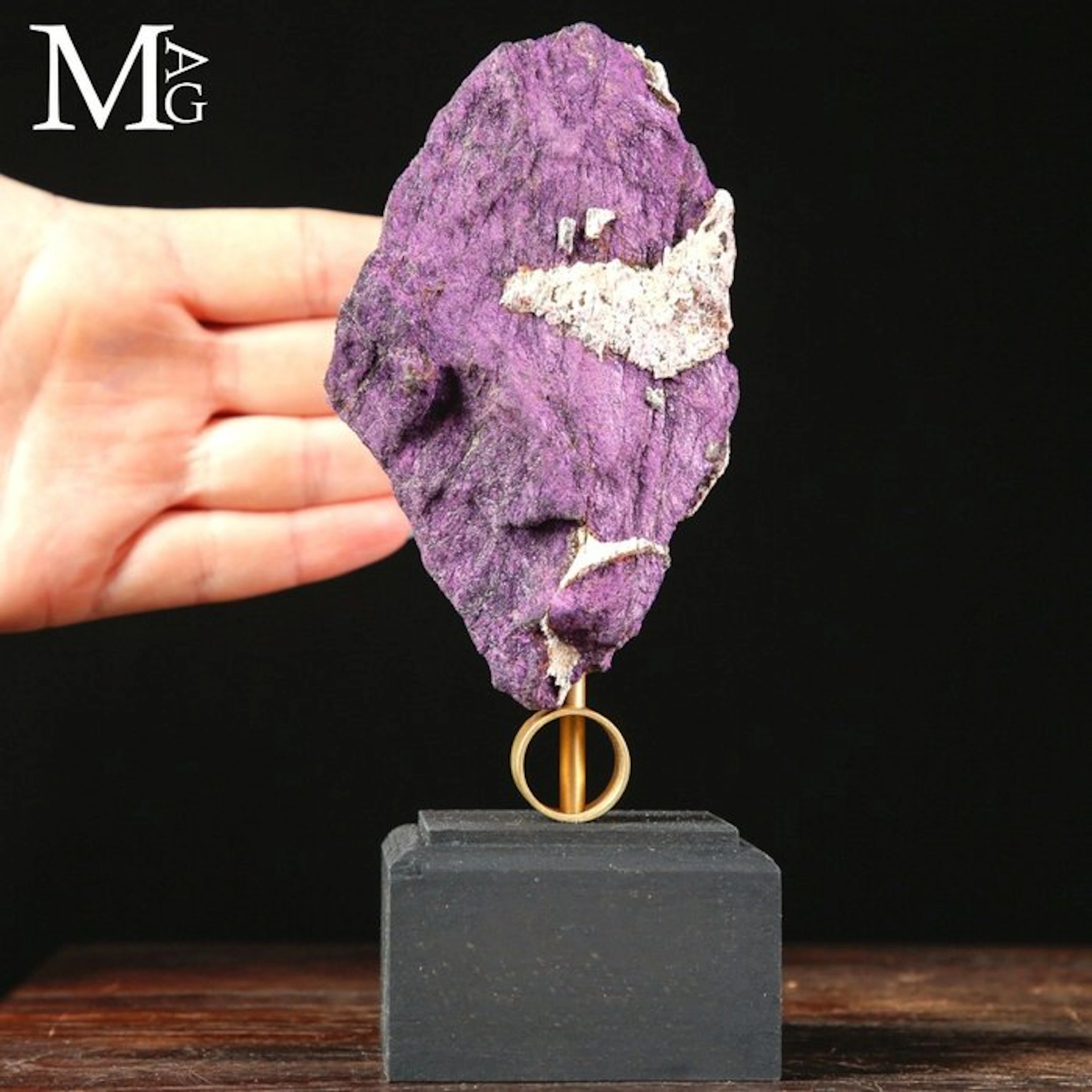 Vibrant Magenta-Purple Purpurite with a Rich