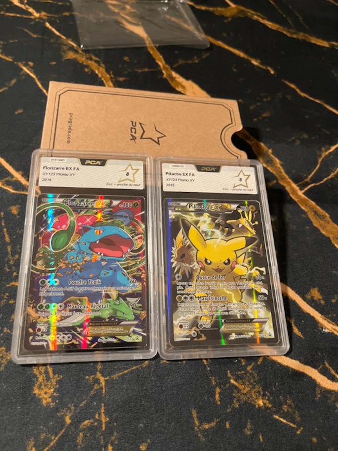 Pokémon - 2 Graded card - Pikachu