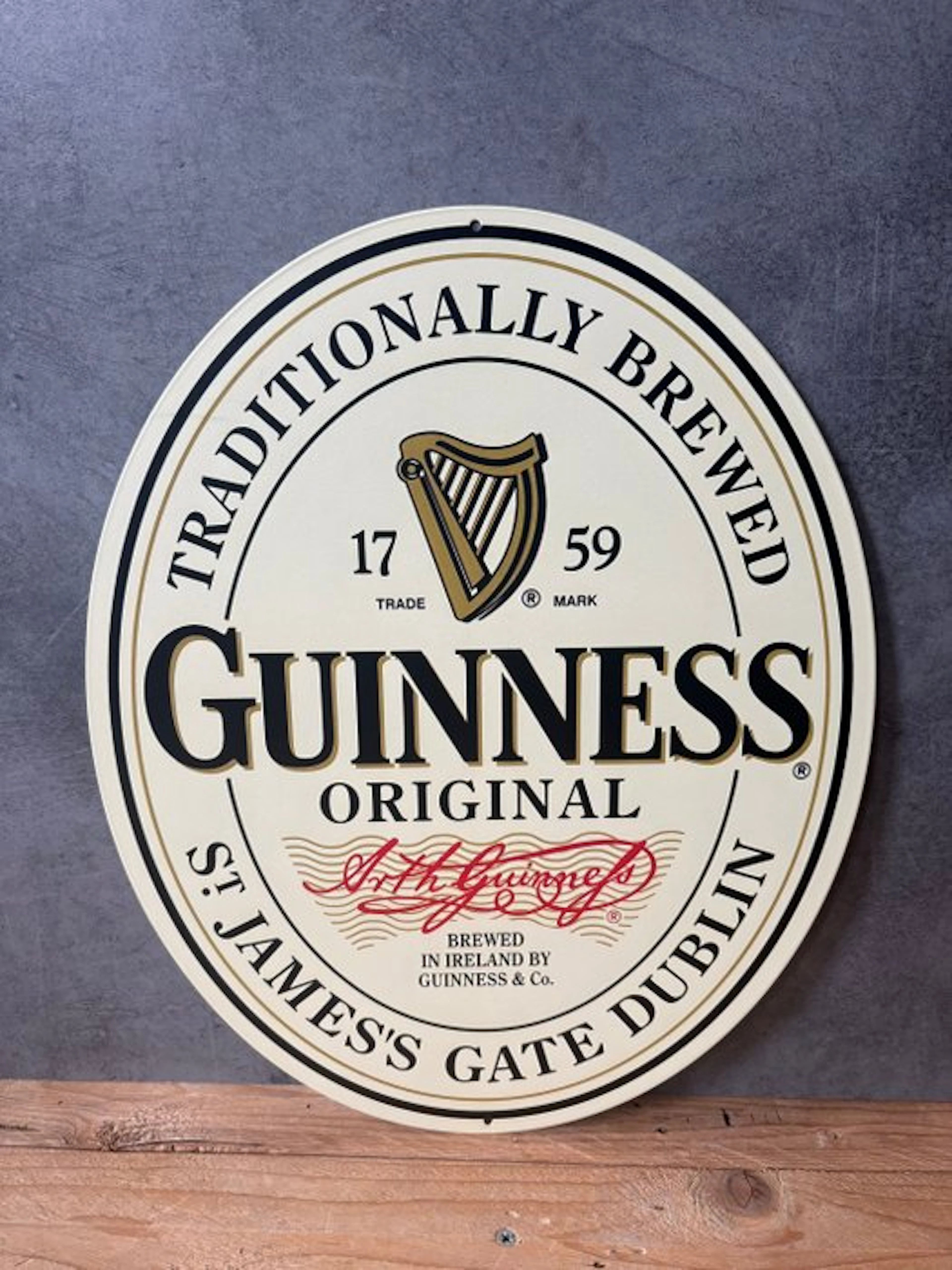 Magnificent Guinness beer emblem - Metal plaque - 40 cm x 30 cm - Sign - Steel