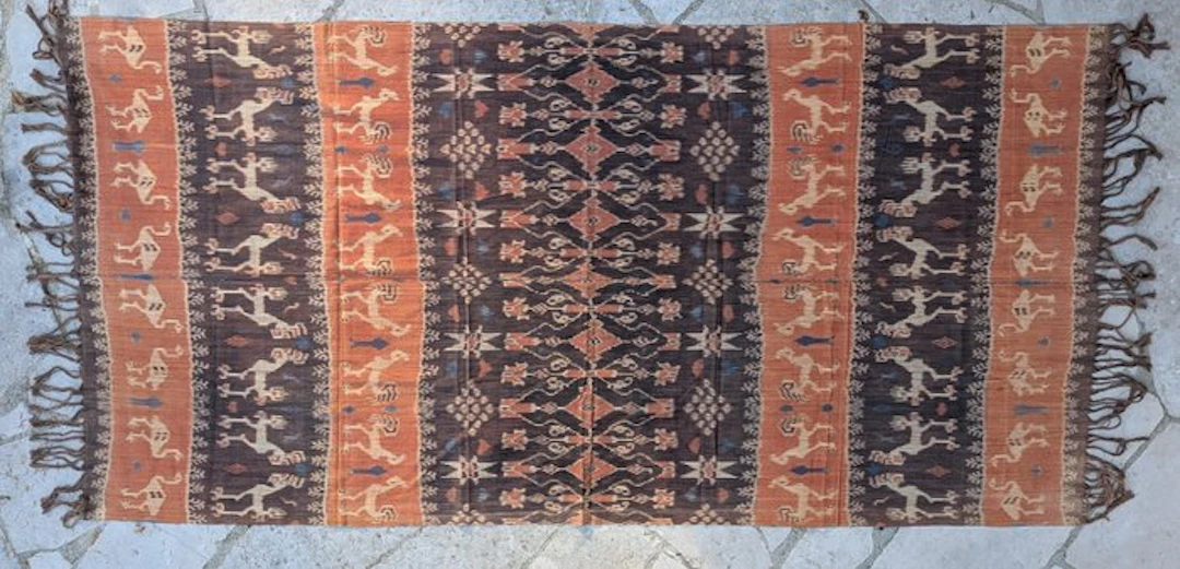 Magnificent traditional Ikat from Sumba – Indonesia – Hinggi - 20th century