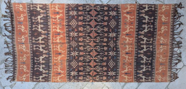 Magnificent traditional Ikat from Sumba – Indonesia – Hinggi - 20th century