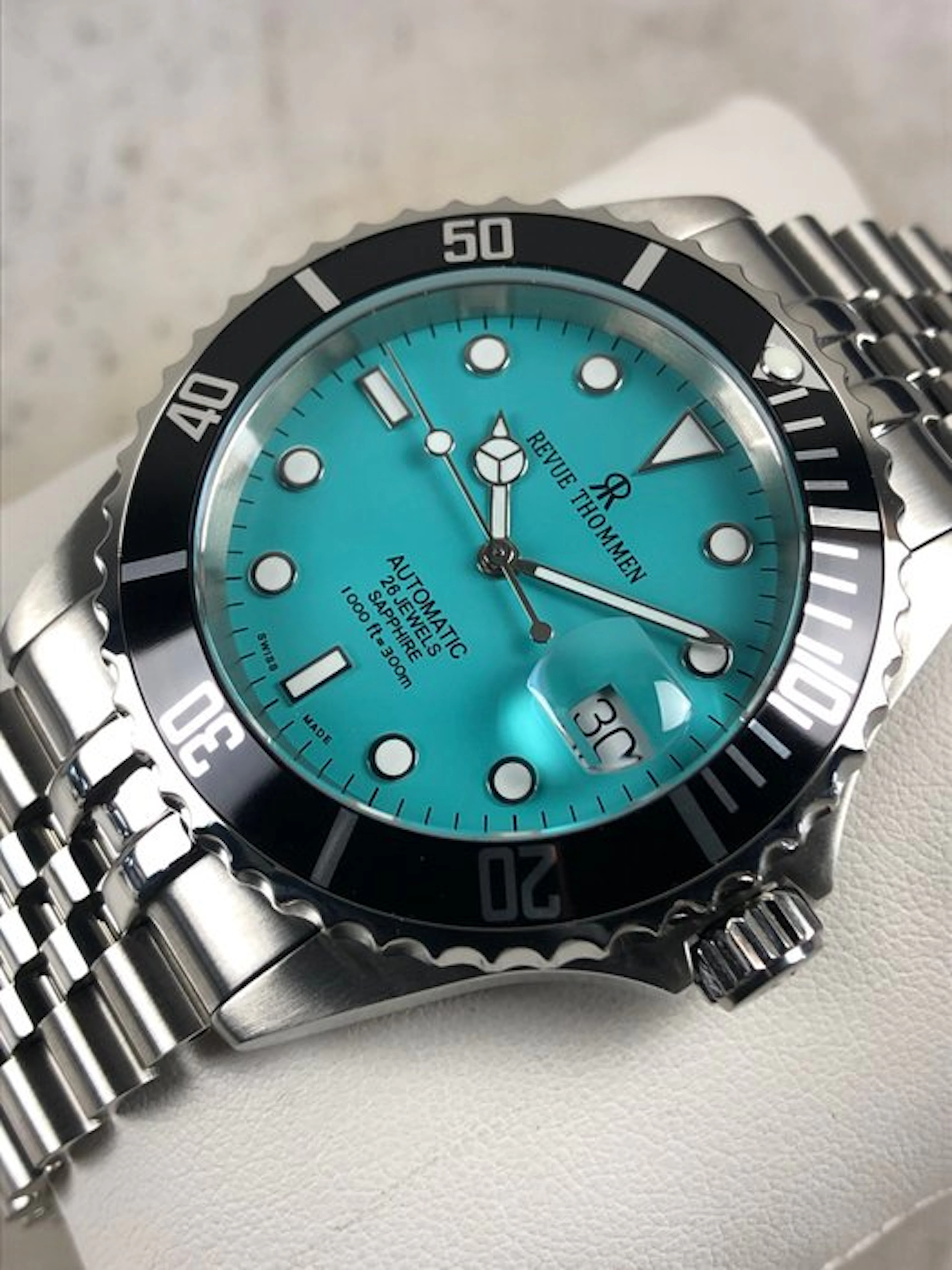 Revue Thommen - Diver Automatic "Submariner" Tiffany Dial...