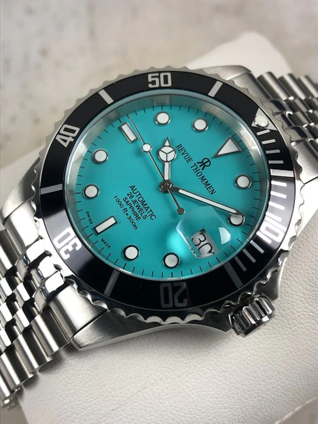 Revue Thommen - Diver Automatic "Submariner" Tiffany Dial...