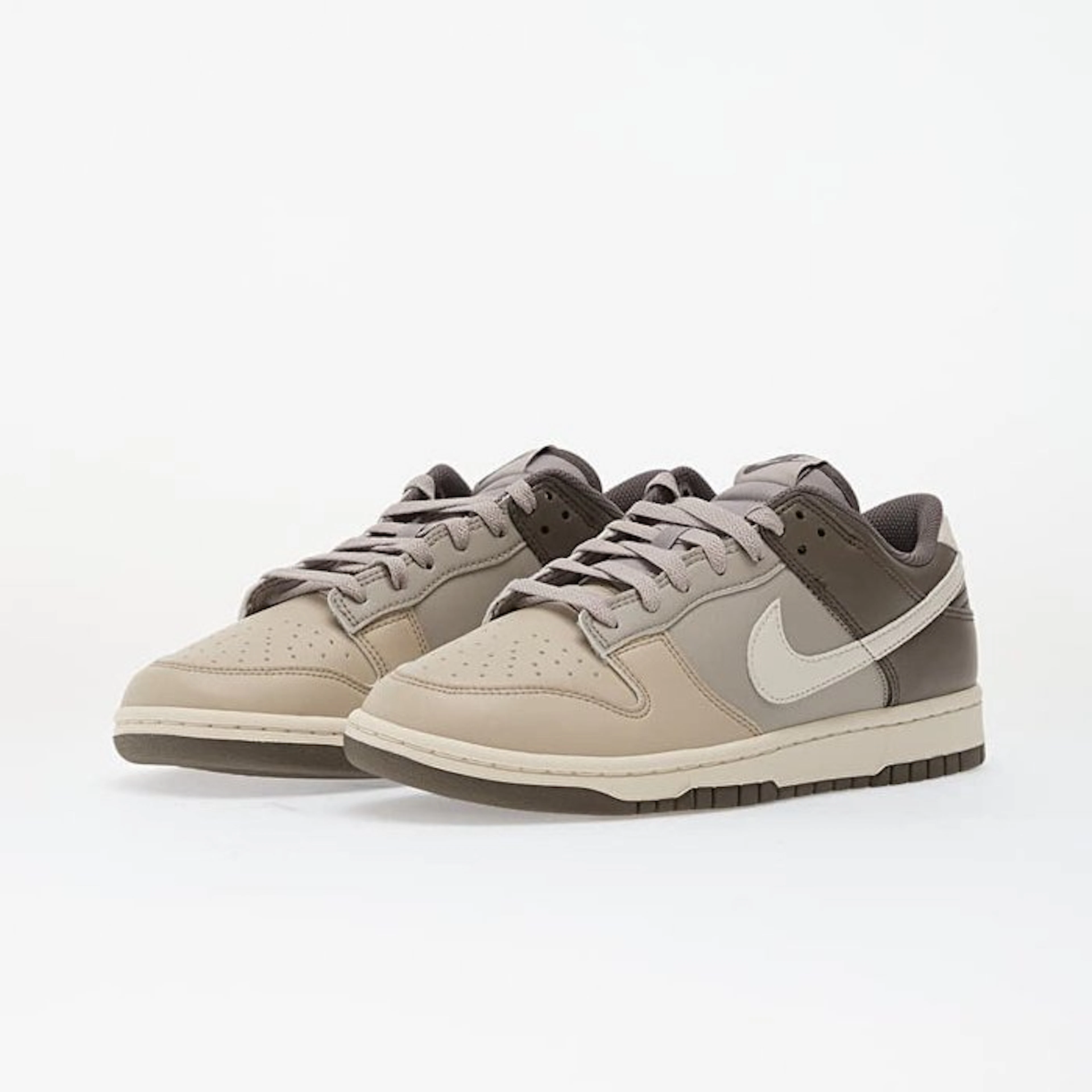 Nike - Dunk Low Retro - Sneakers - Size: EU 45