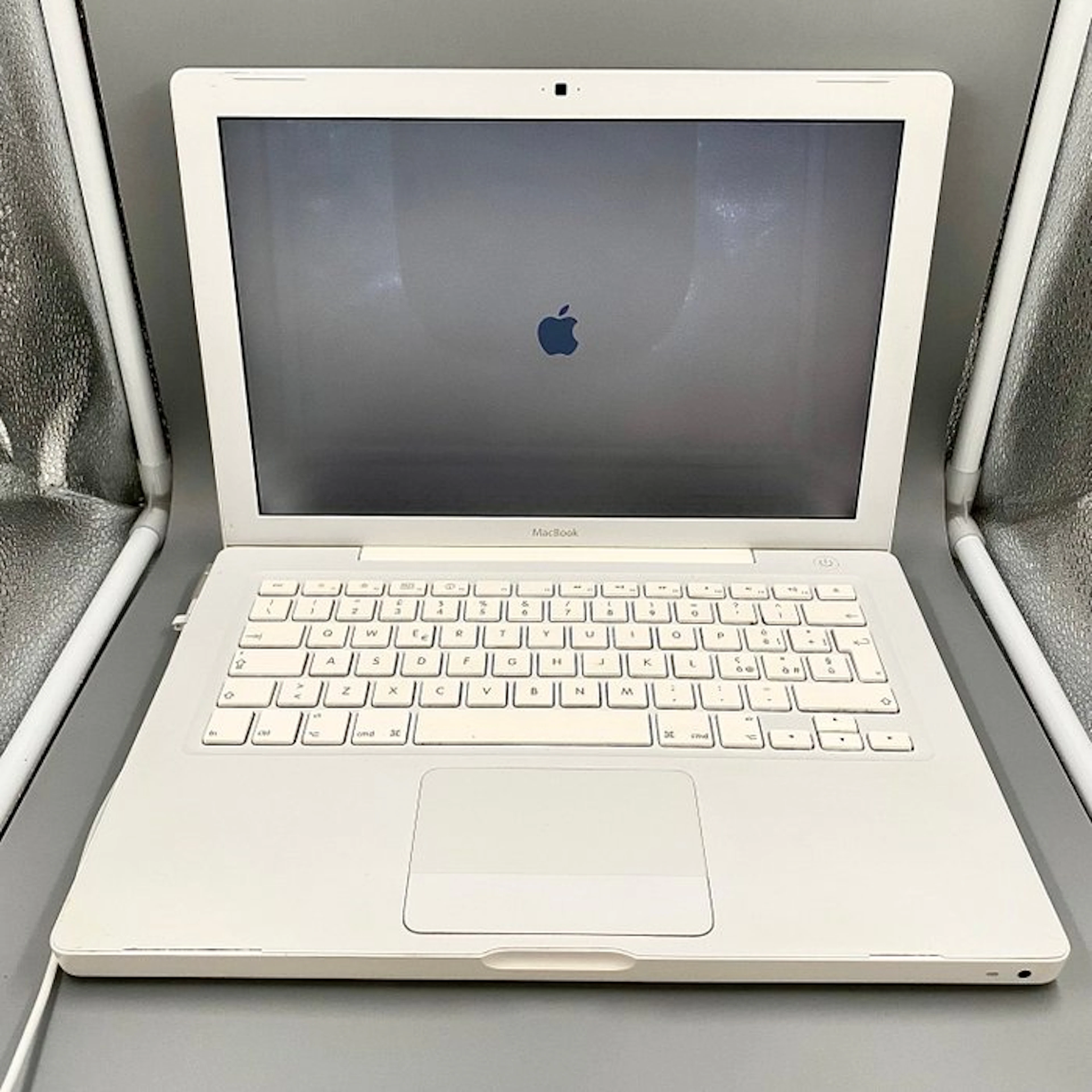 Apple MacBook A1181 (polycarbonate) - Macintosh (1)