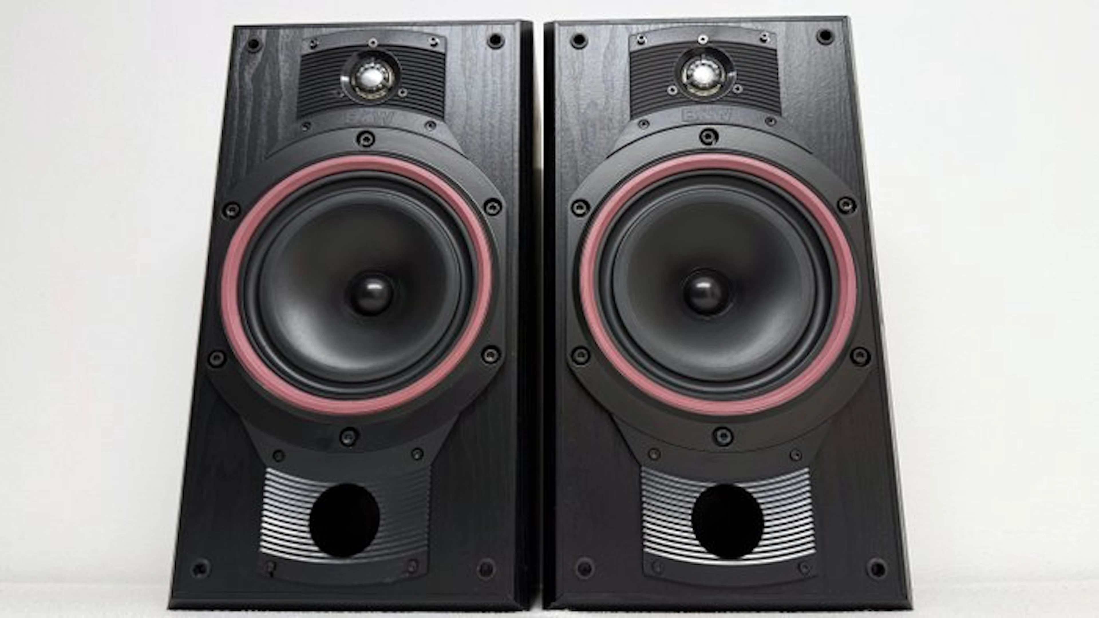 Bower & Wilkins - DM 310 - Matching Pair - Speaker set