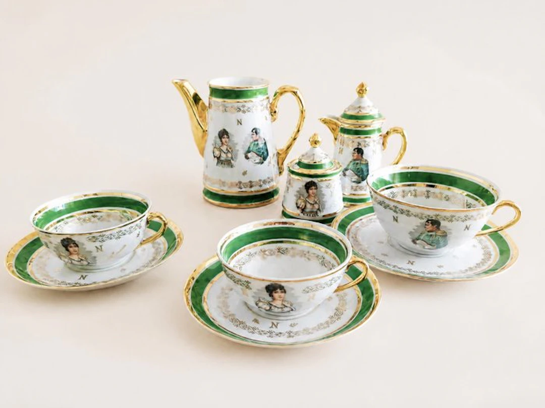 Porcelaine de Limoges - Coffee and tea service (9) - Porcelain