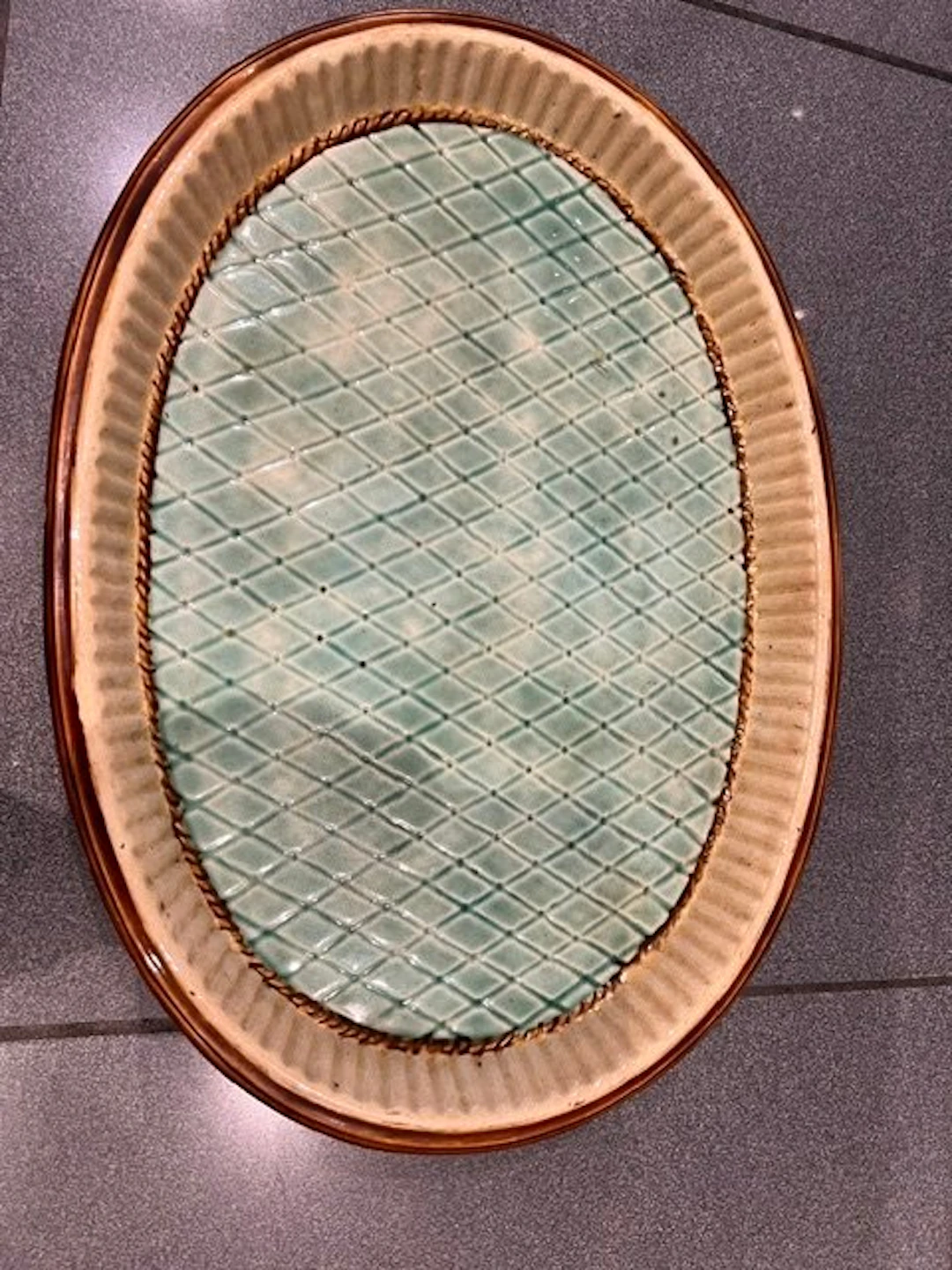 Mouzin Lecat & Cie - Plate - Faience - Majolica/barbotine schaal