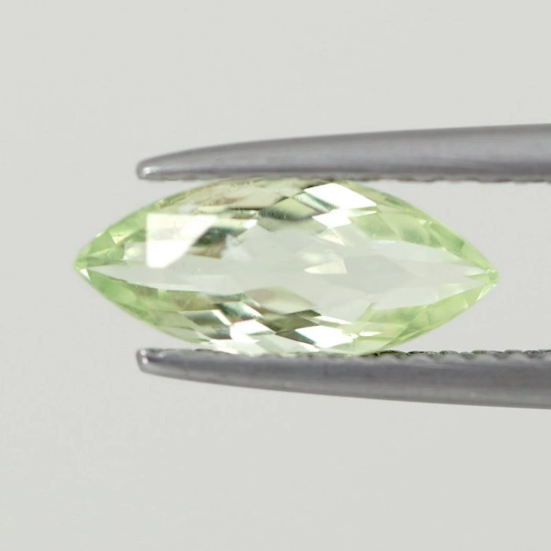 No reserve price - 1 pcs Green