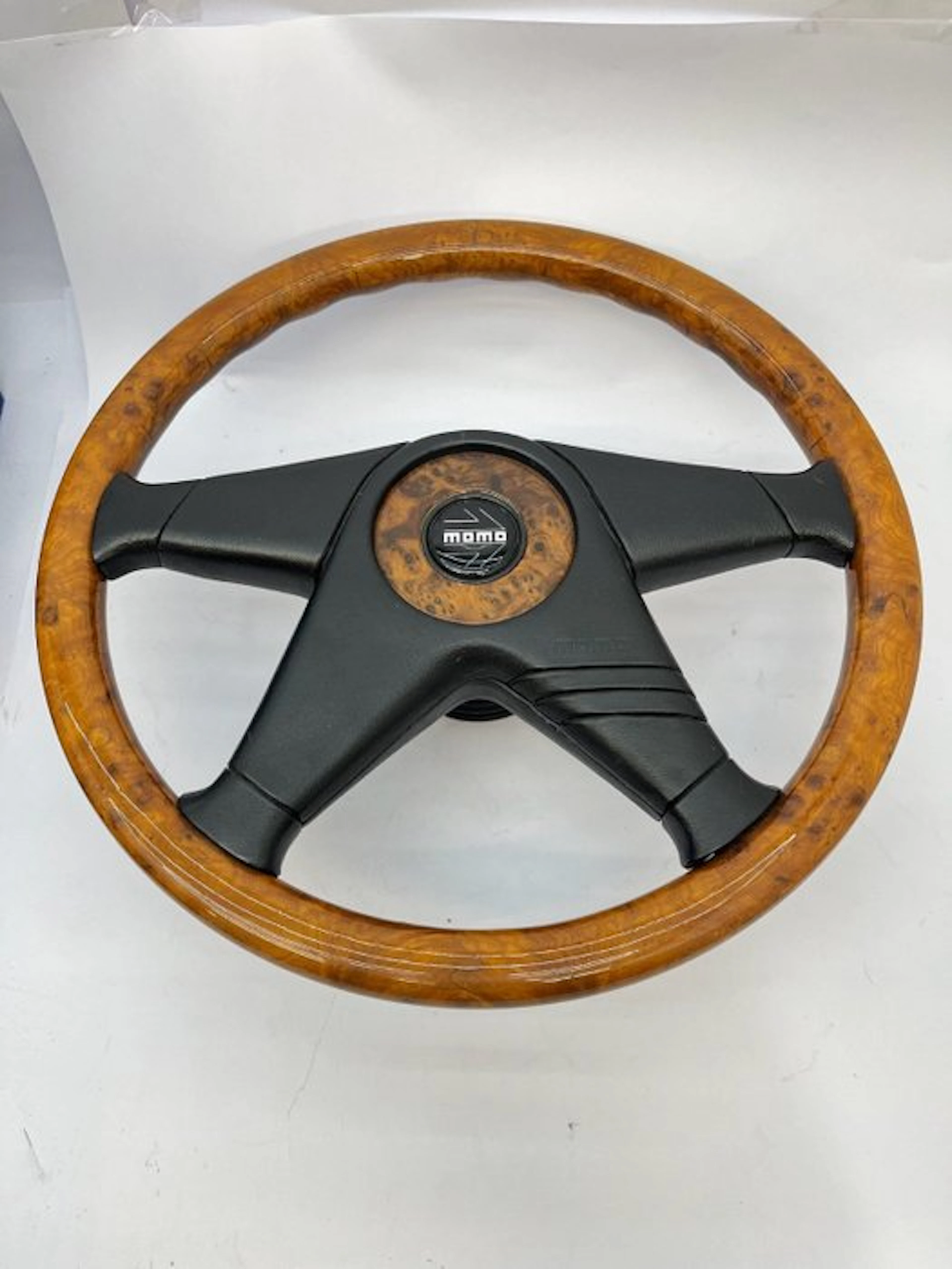 Steering wheel - MOMO modello ML38
