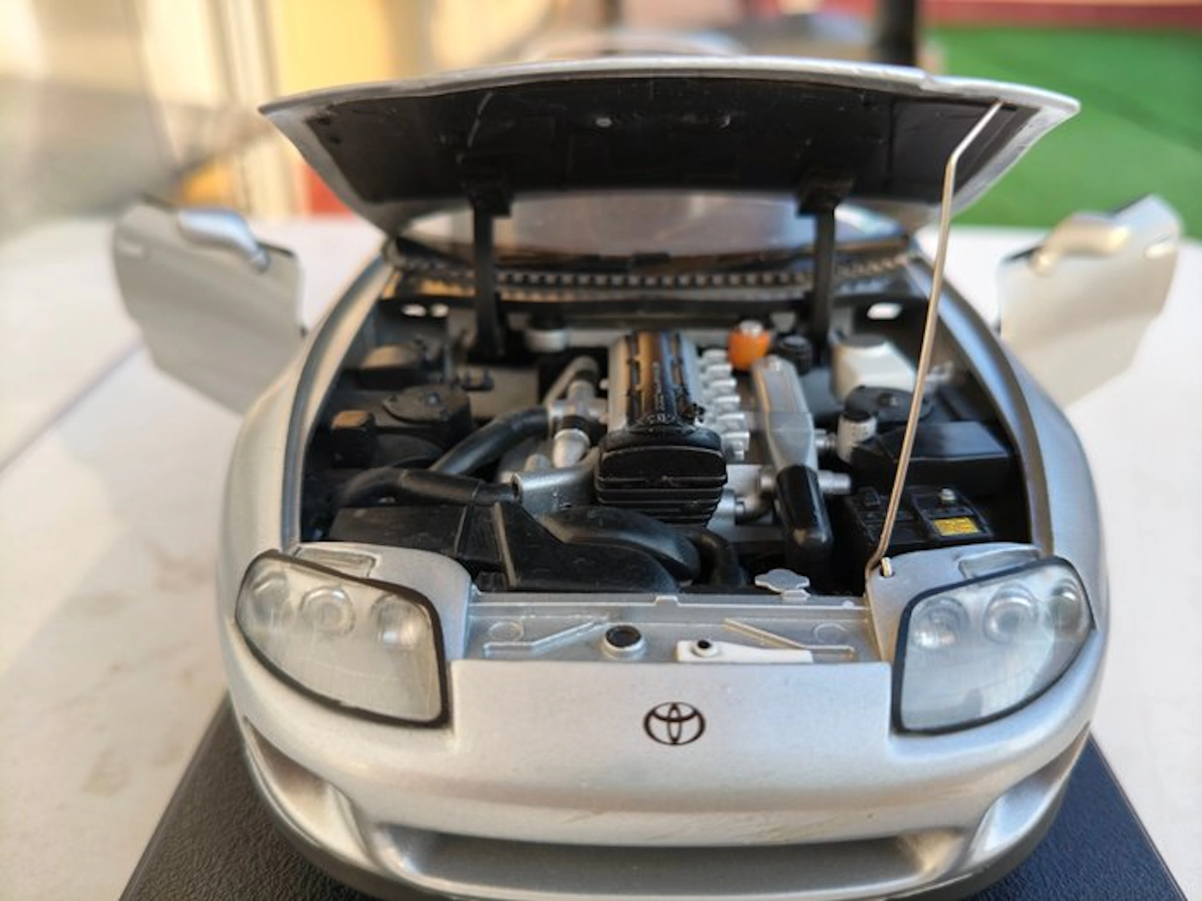 Kyosho 1:18 - Model car - Toyota Supra MK4 (A80)