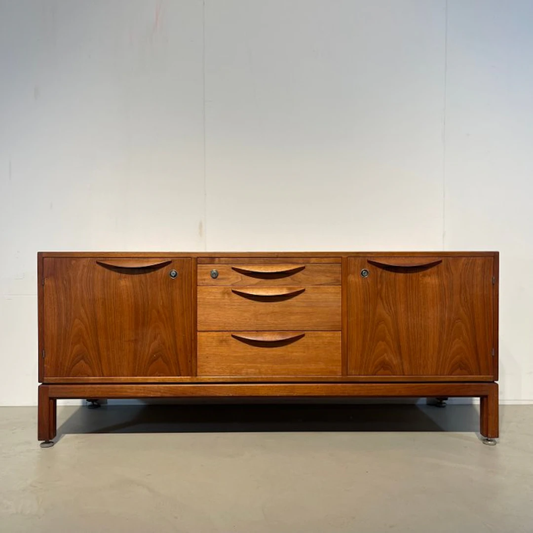 Jens Risom - Sideboard - Walnut