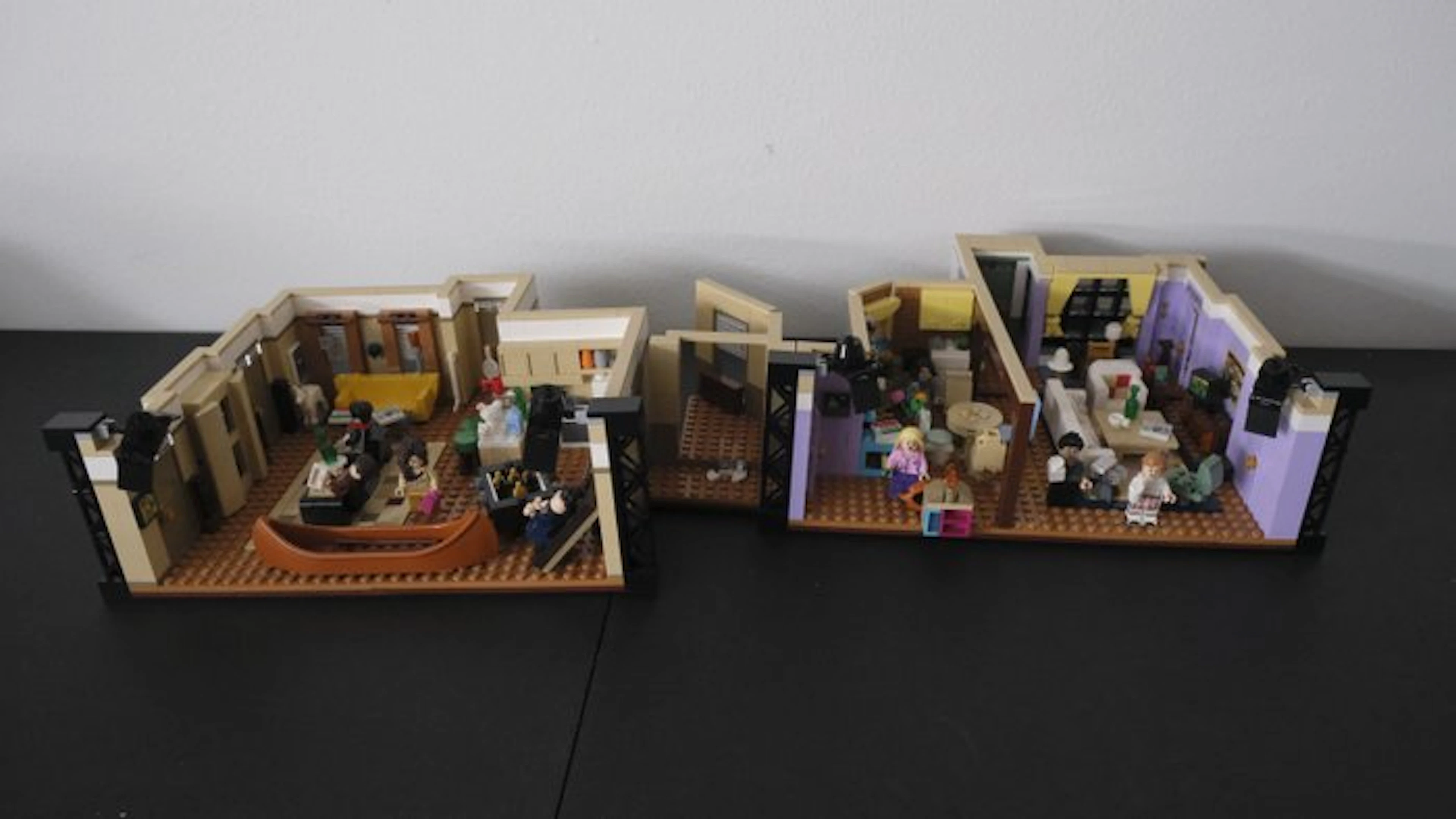 LEGO Set - 10292 - Icons - The Friends Apartments - Used - Retired