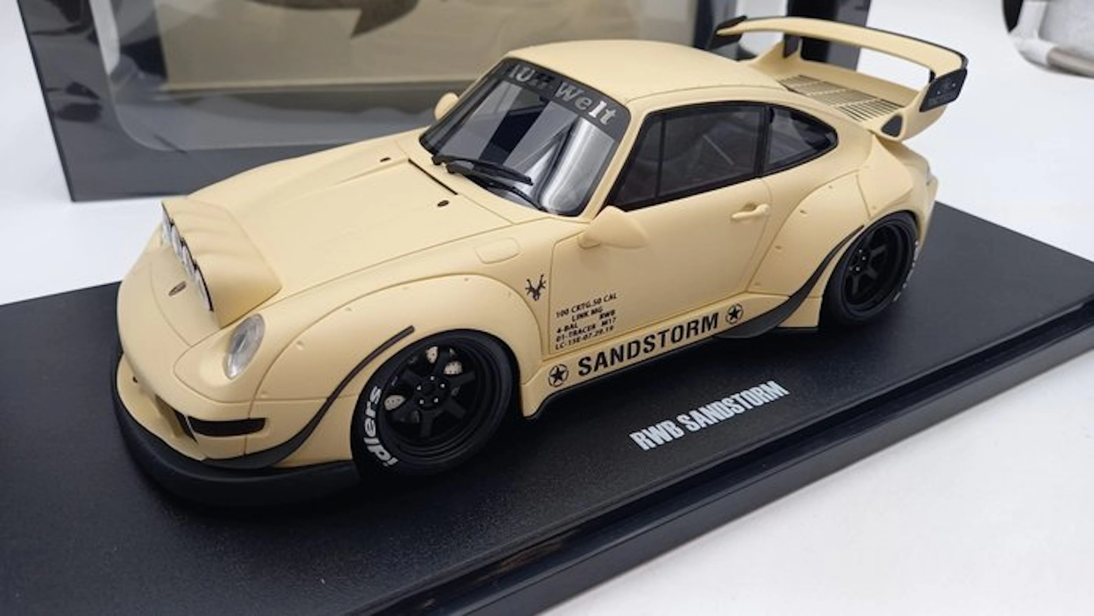 GT Spirit 1:18 - Model car - Porsche RWB Sandstorm 2023 - (cod.F7)