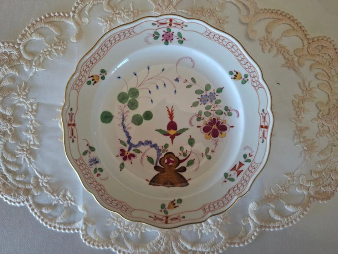Meissen – Plato estilo Kakiemon “Roca y pájaro” (Fels und Vogel)