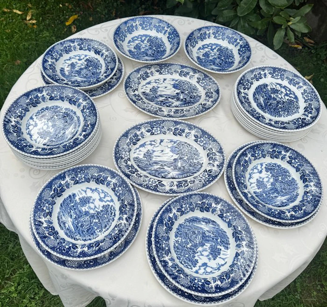 Barratts - Table service for 12 (28) - Earthenware