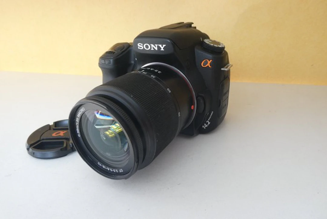 Sony A350 + Sony 18-70mm AF(macro) Digital reflex camera (DSLR)