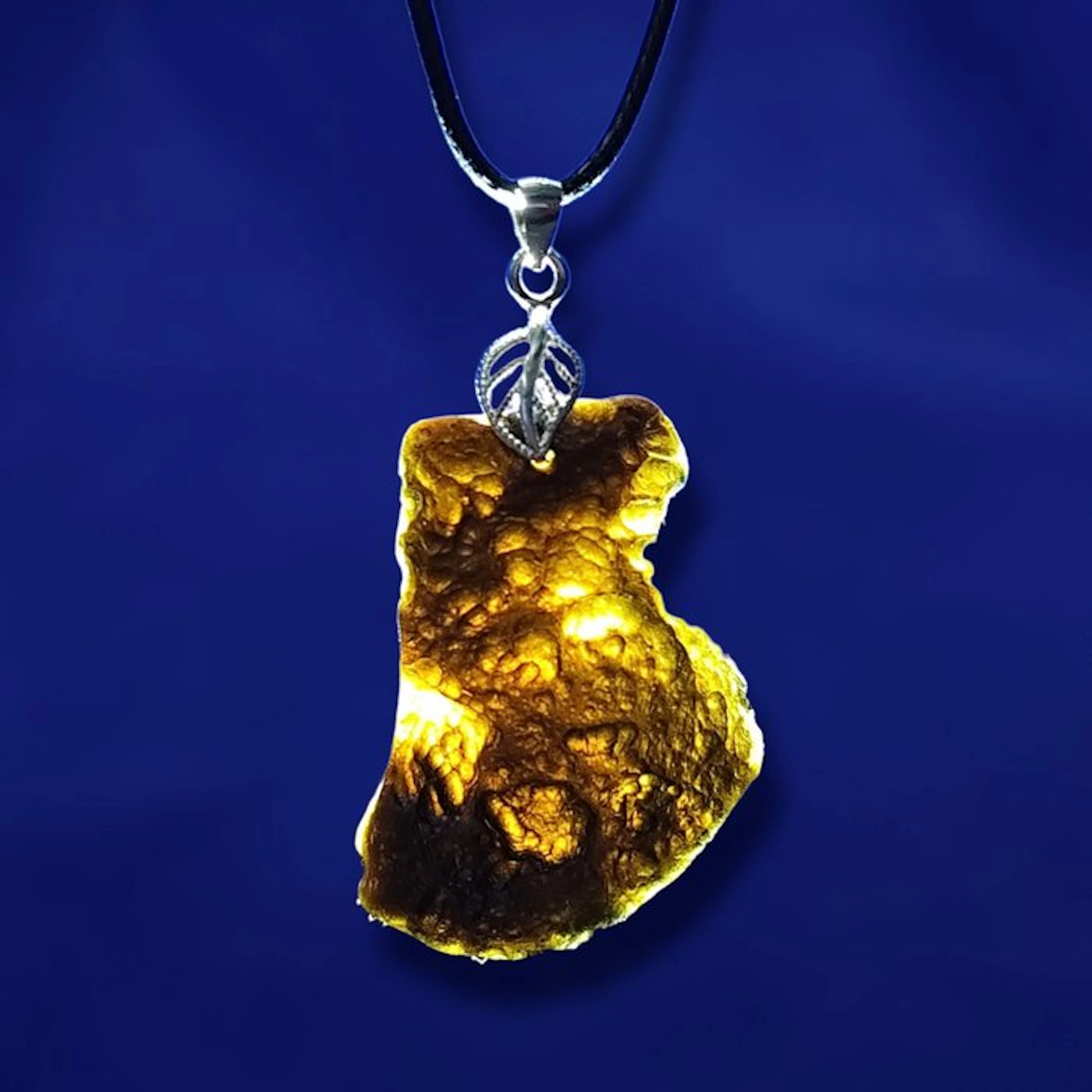 Amazing!!! Translucent TEKTITE -impact of METEORITE- SILVER PENDANT