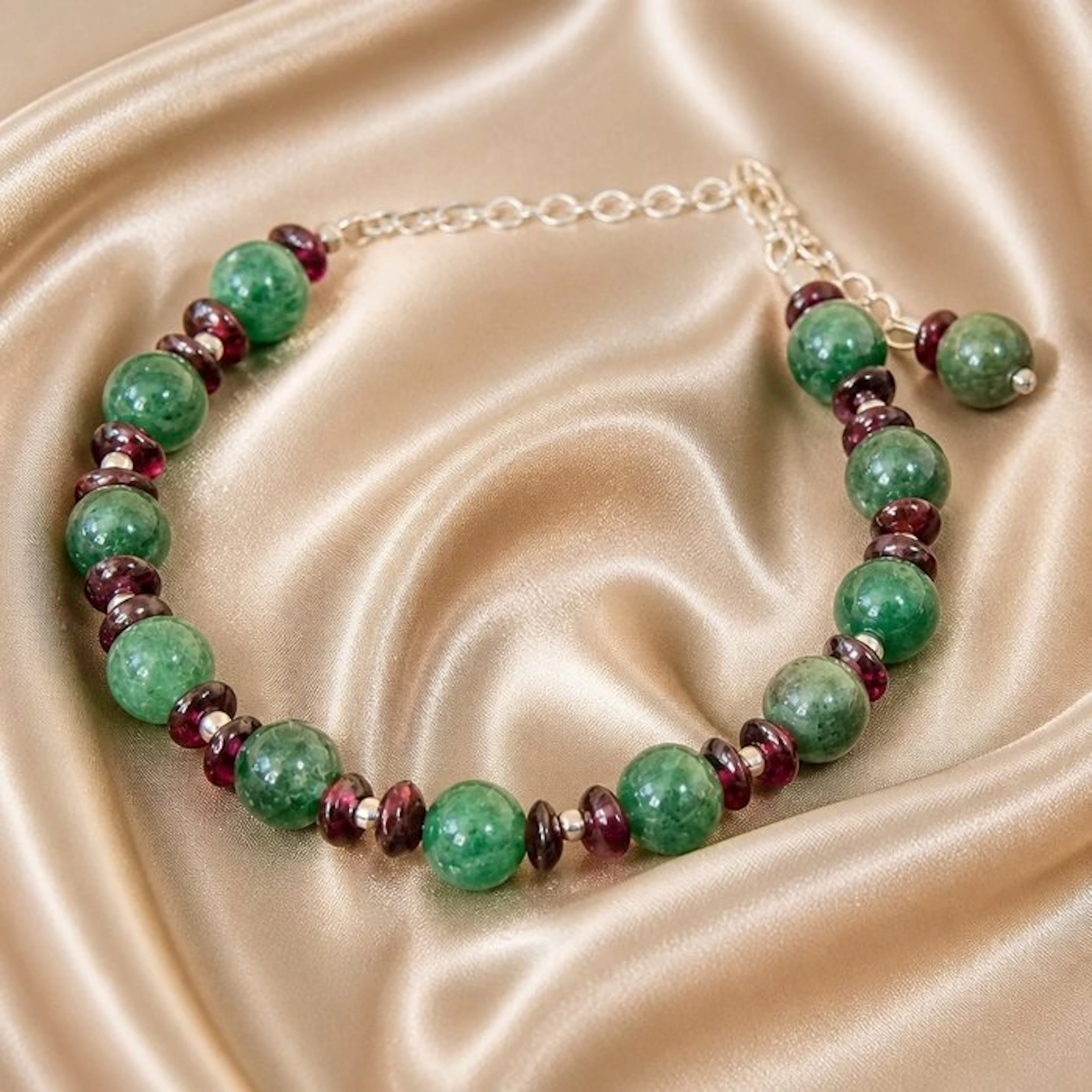 Silver - Bracelet - Emerald and garnet