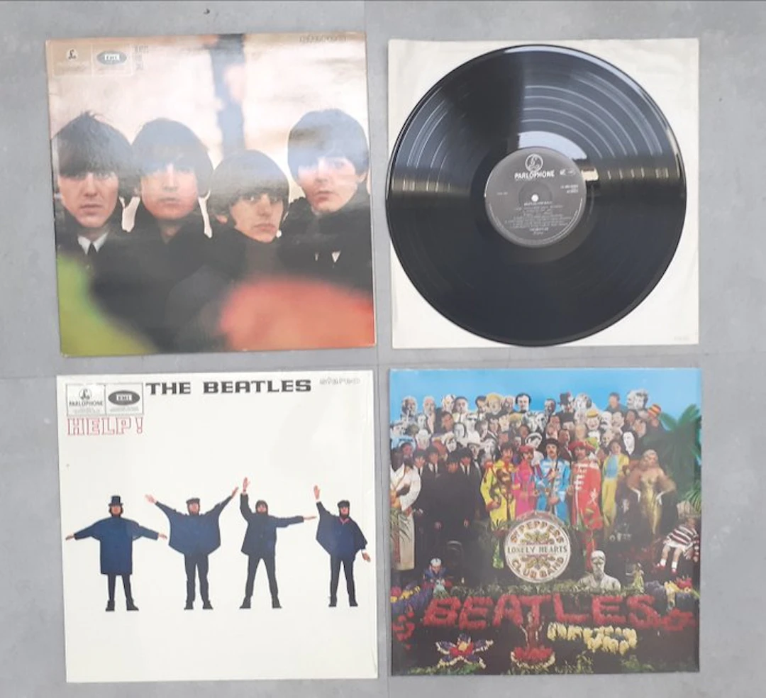 Beatles - 2 reissues with the original black and yellow labels from the 1960s