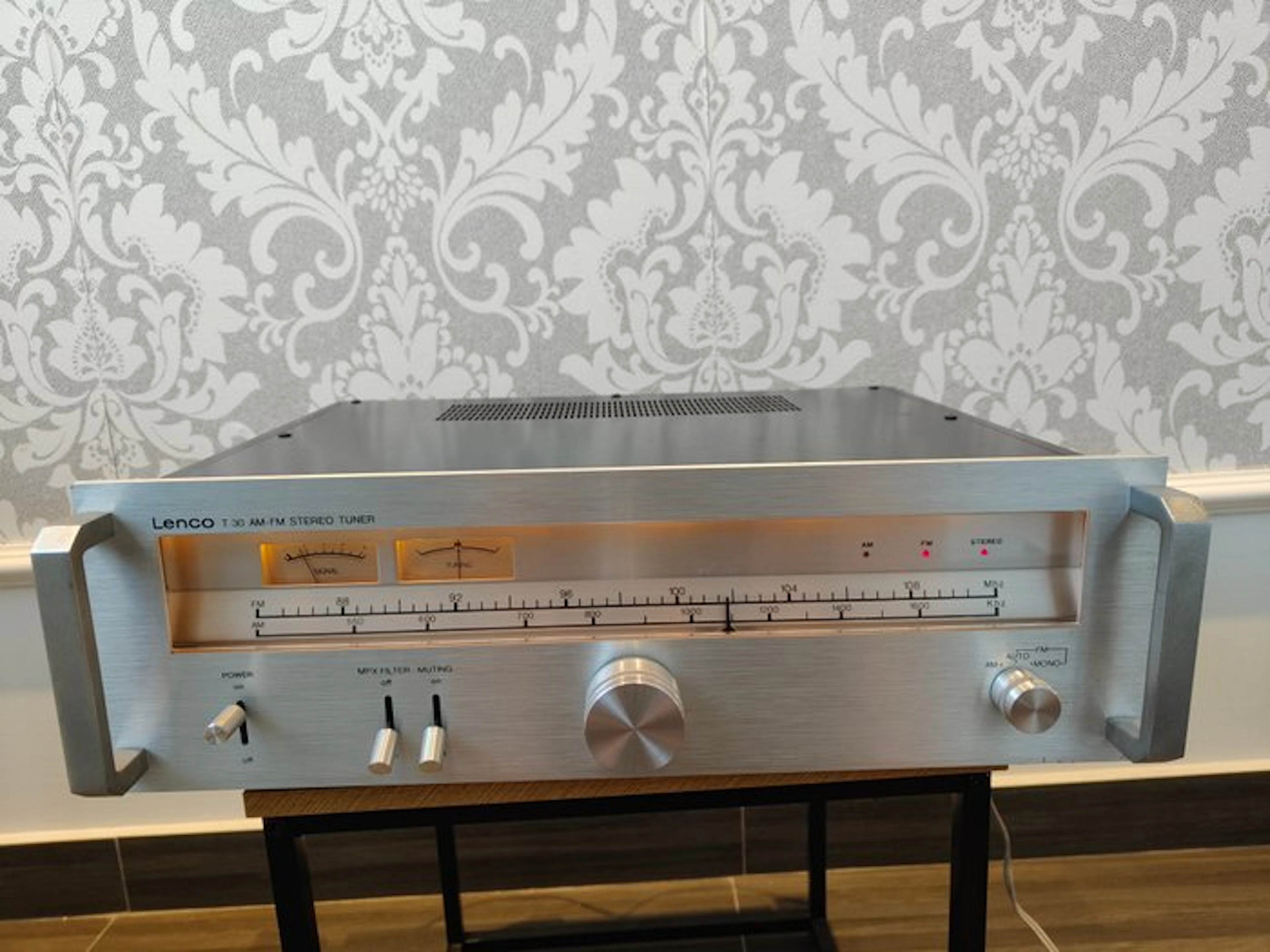 Lenco - T- 30 Am-Fm Tuner