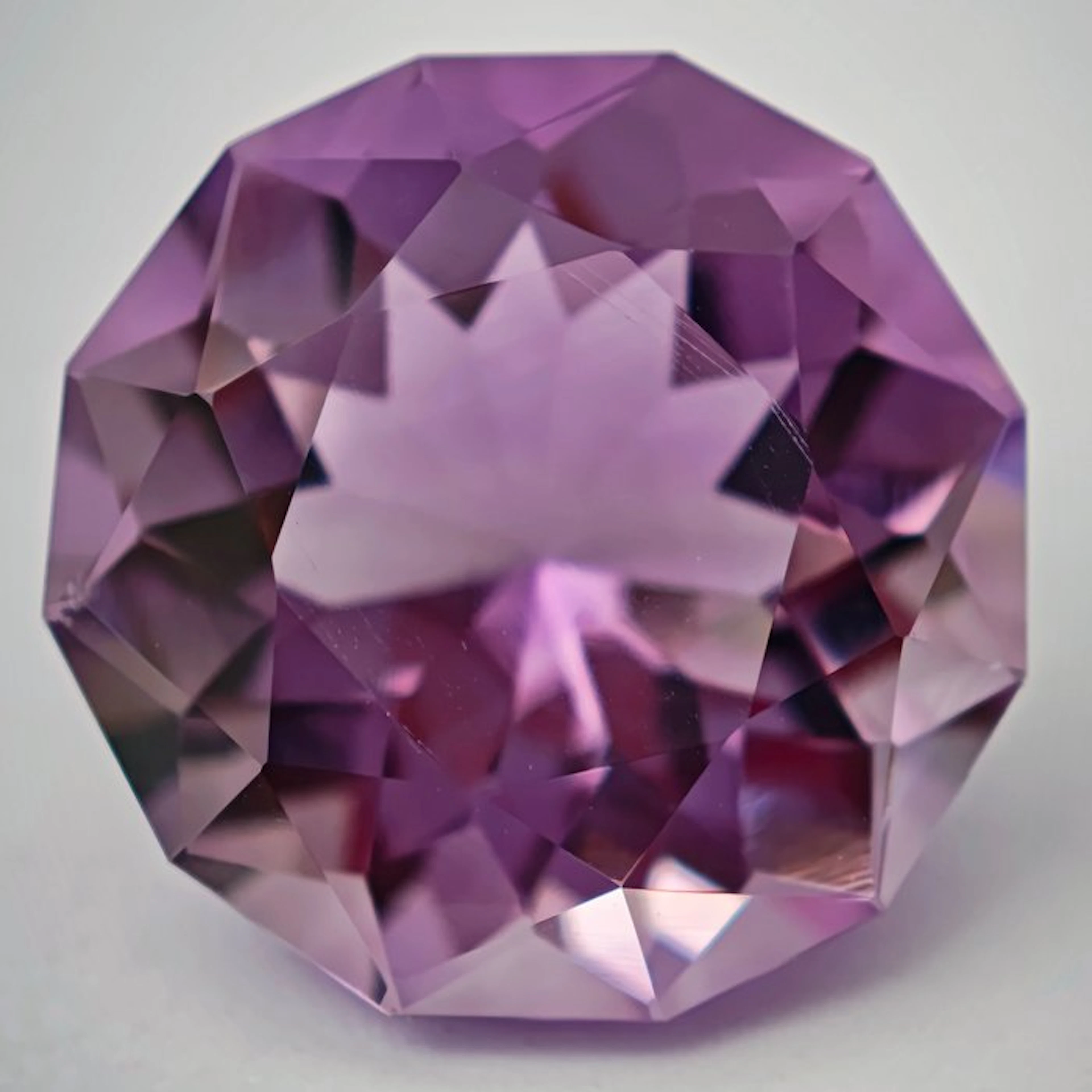 No reserve price Amethyst - 18.37 ct - Antwerp Laboratory...