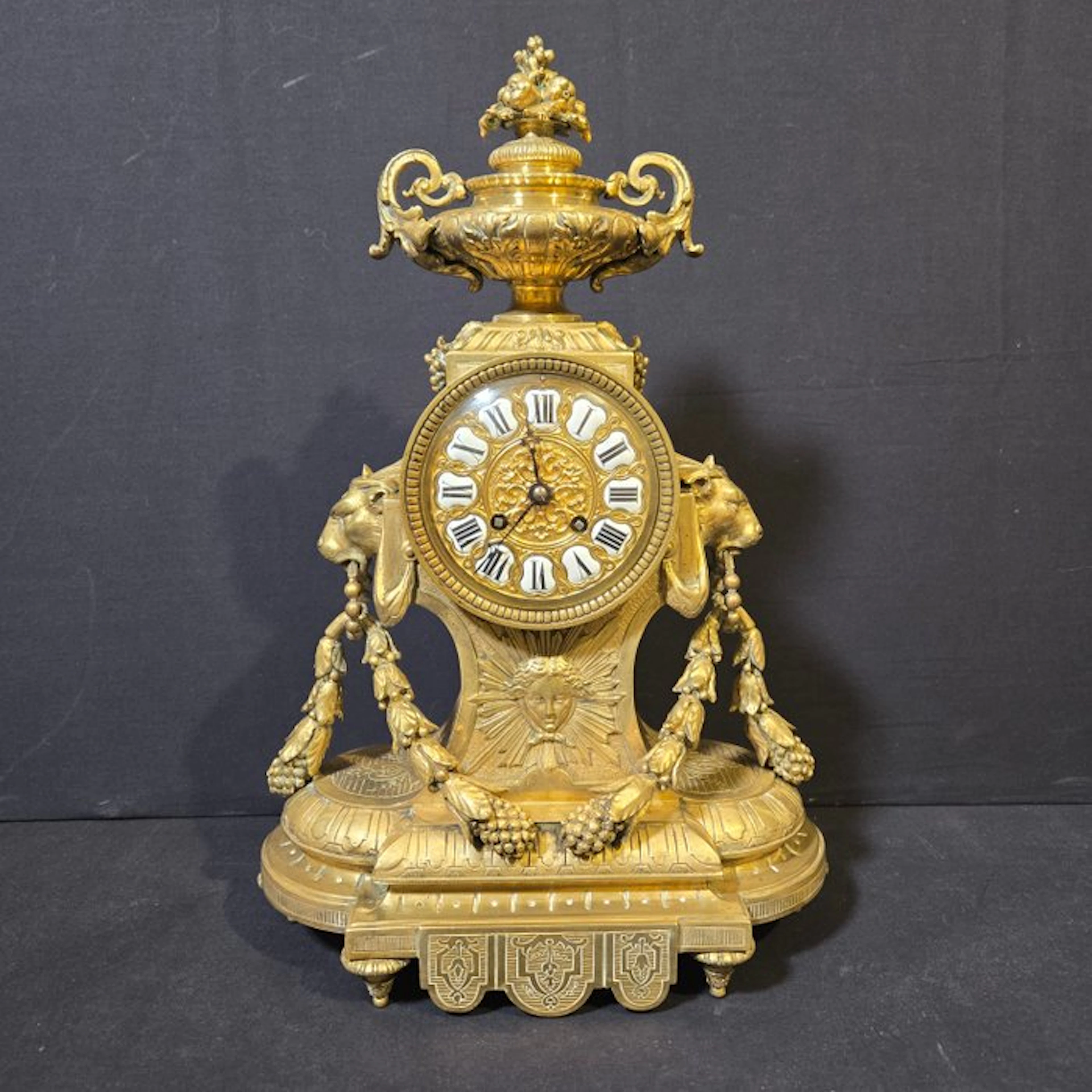 Table clock Louis XIV Style - Gilt bronze - 1850-1900 - Rare model